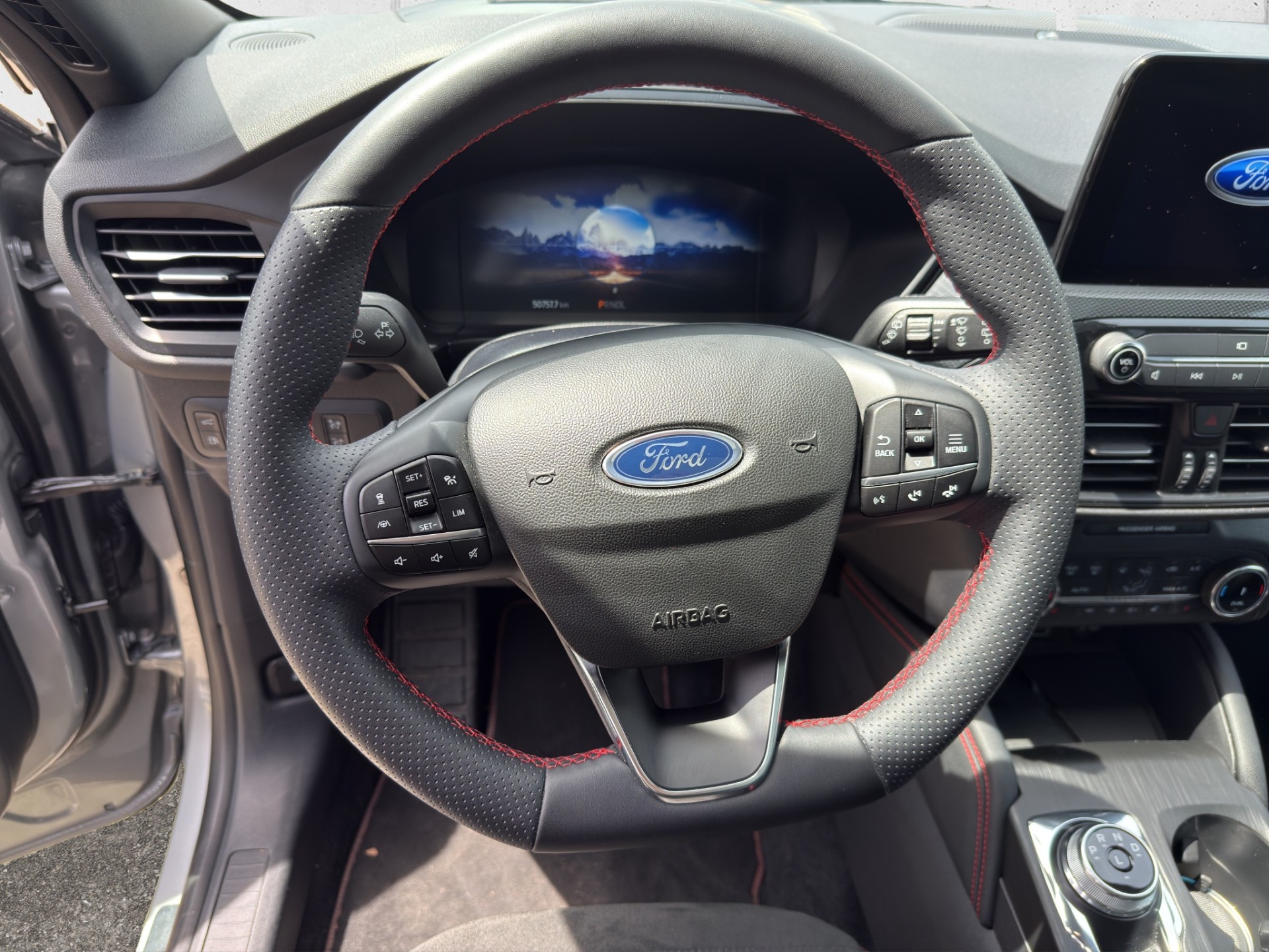 FORD Kuga 2.5 Plug-in Hybrid ST-Line X-image-9