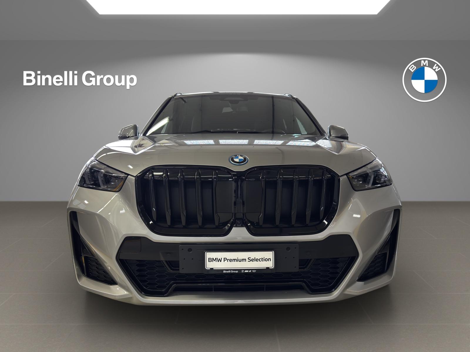 BMW X1 30e xDrive paddles-showroom-element-2