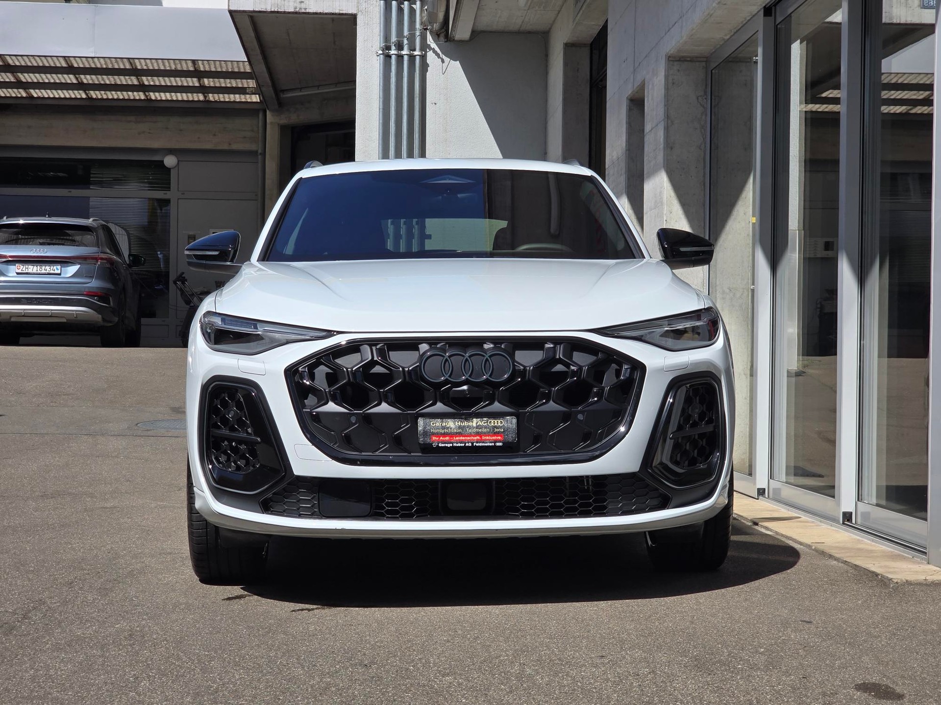 AUDI SQ5 TFSI quattro S-tronic-showroom-element-3
