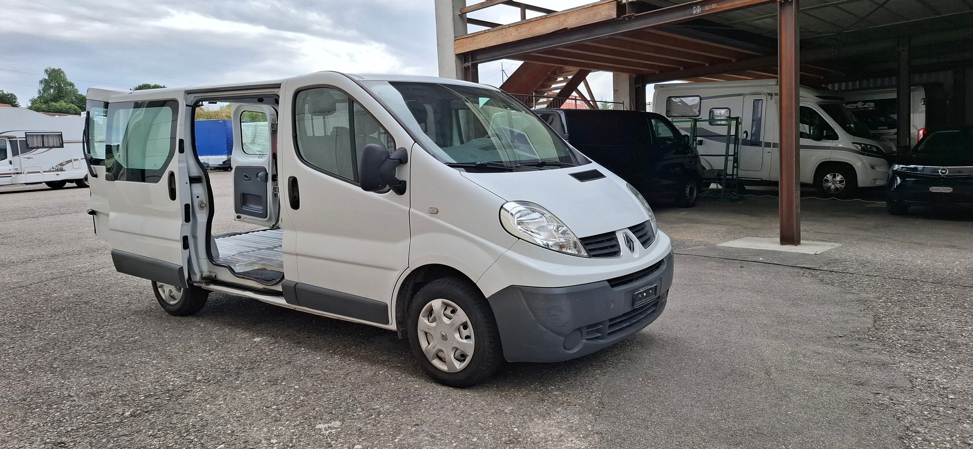 RENAULT Trafic 2.0i 2.9t L1H1