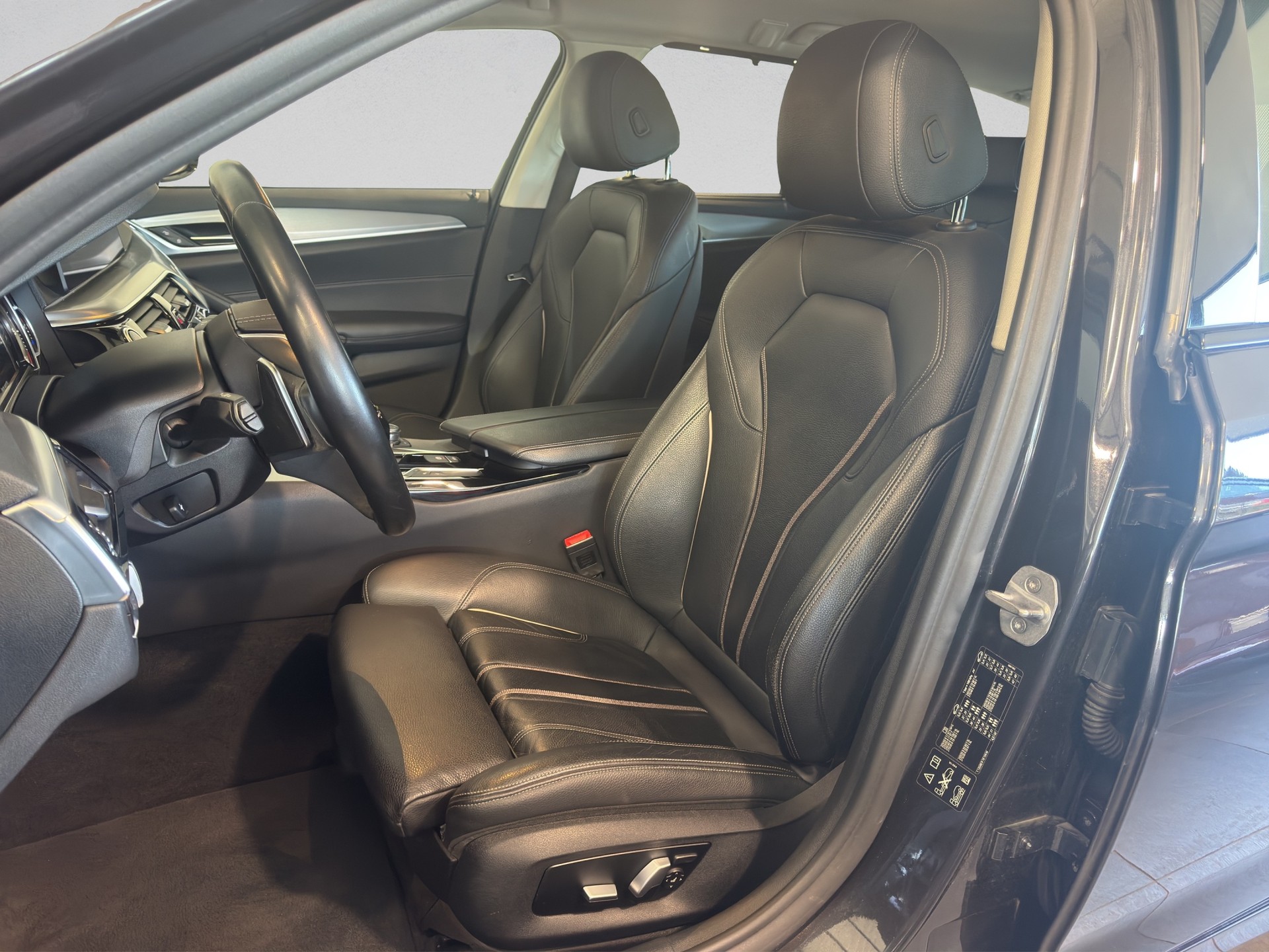 BMW 530d xDrive Touring Sport Line Steptronic-image-8