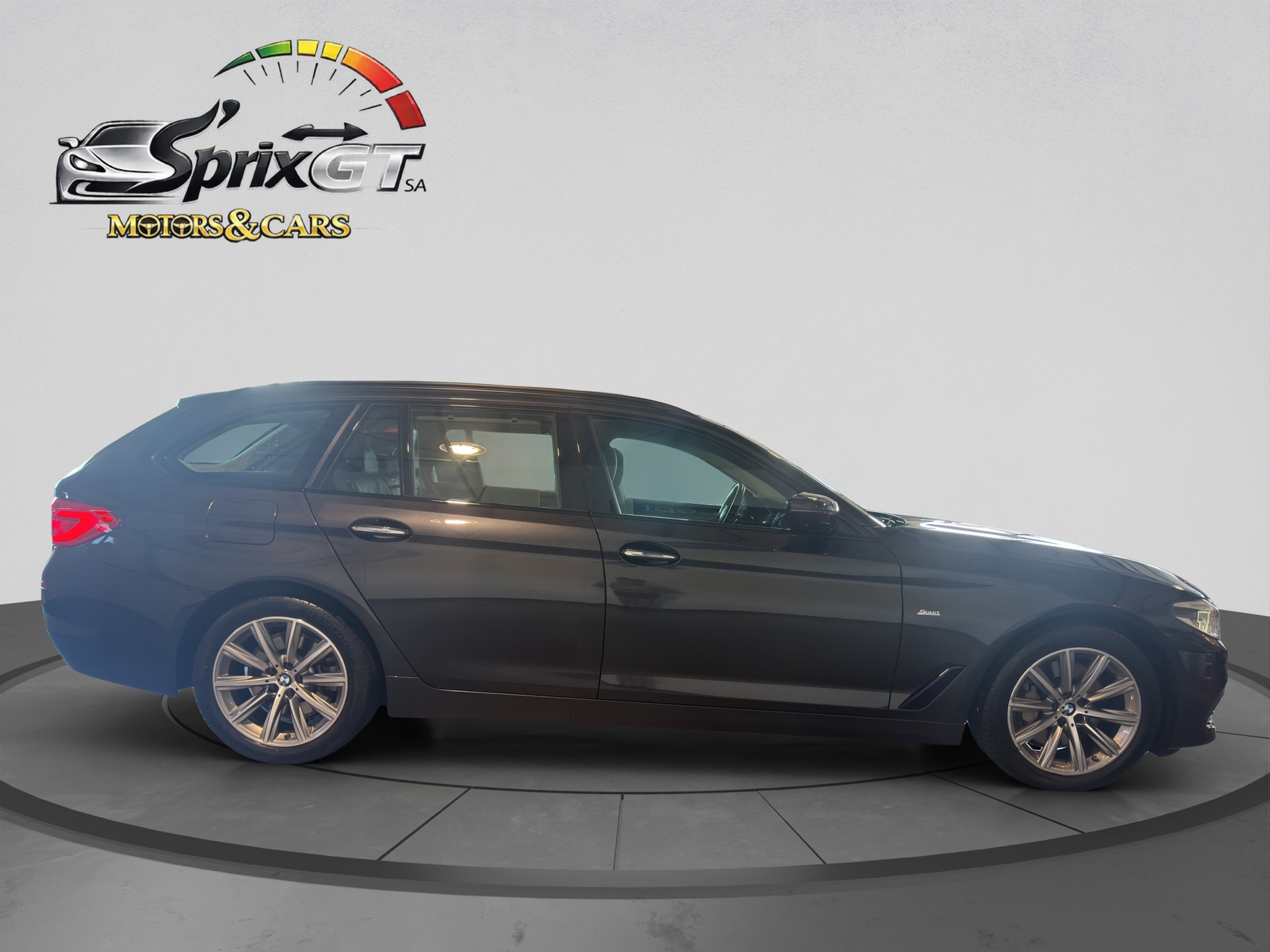 BMW 530d xDrive Touring Sport Line Steptronic-image-5