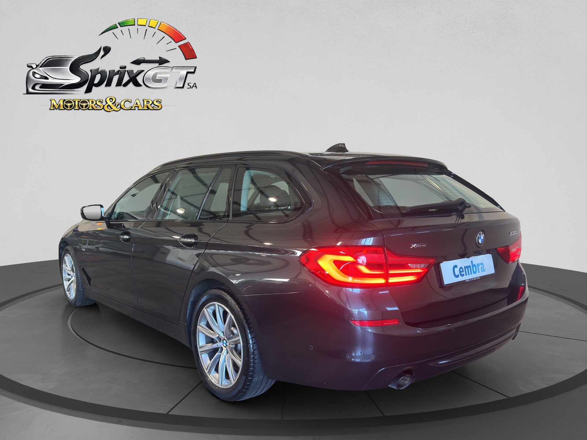 BMW 530d xDrive Touring Sport Line Steptronic-showroom-element-2