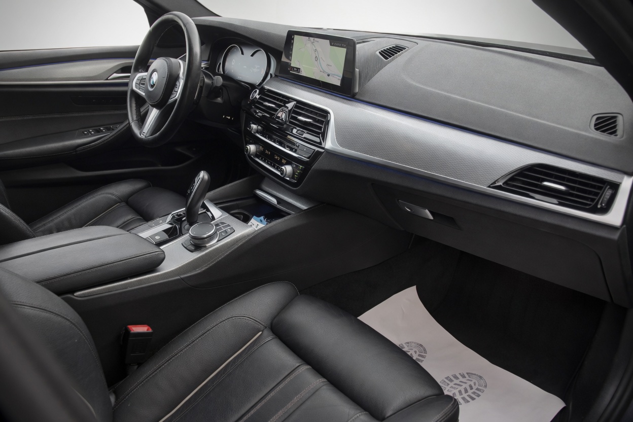 BMW 530d xDrive Steptronic M-Sport-image-13
