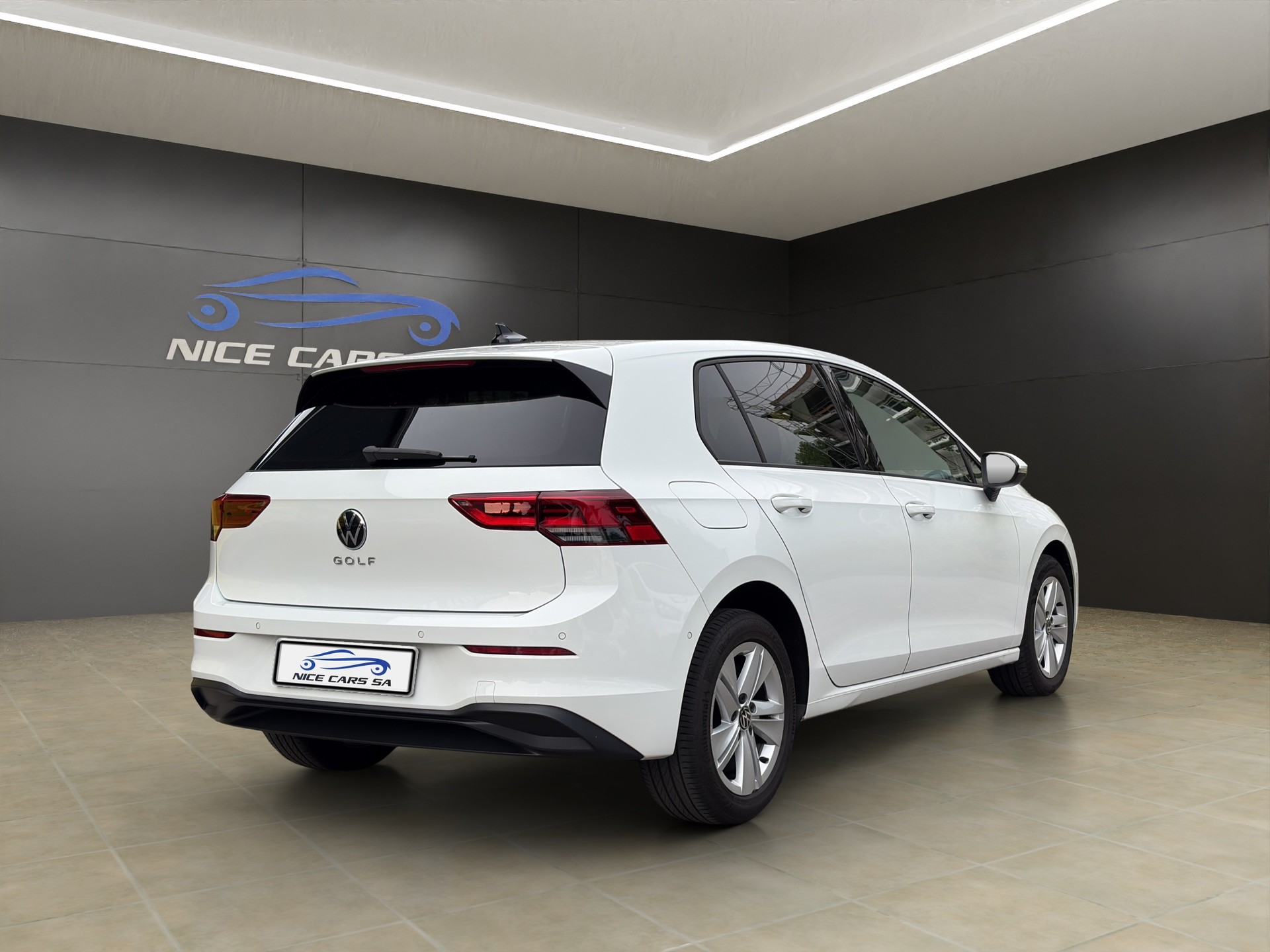 VW Golf 1.0 TSI Life-image-5