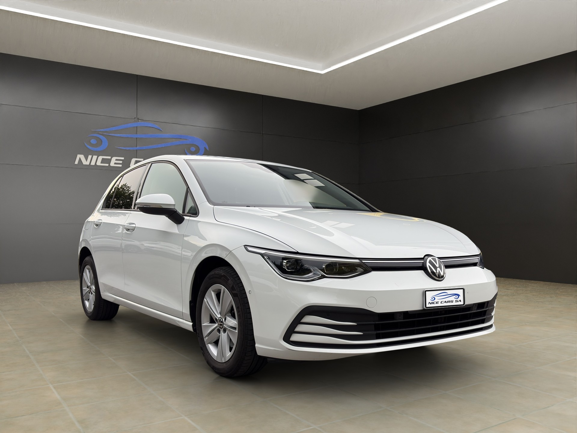 VW Golf 1.0 TSI Life-showroom-element-1