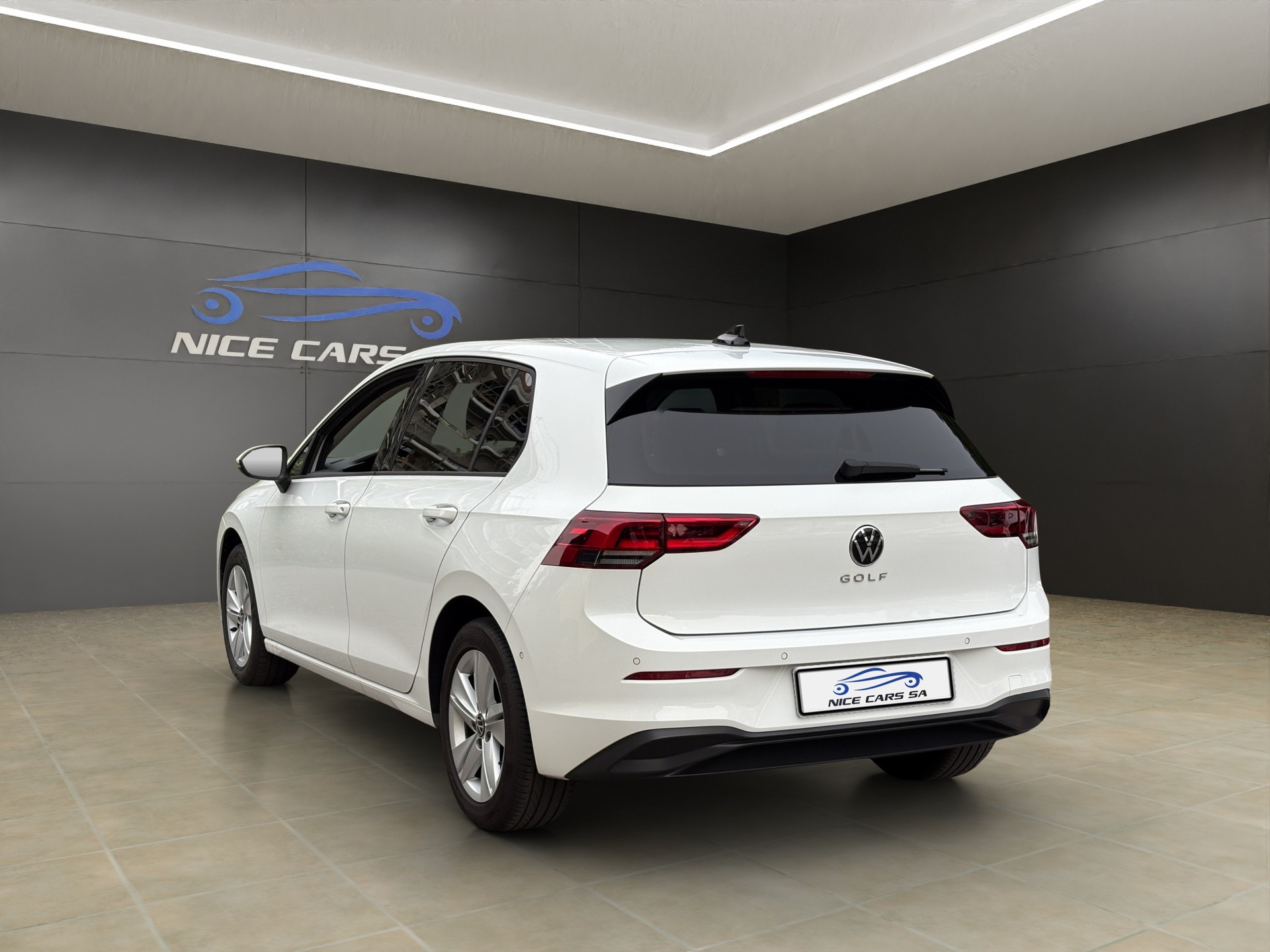 VW Golf 1.0 TSI Life-image-4