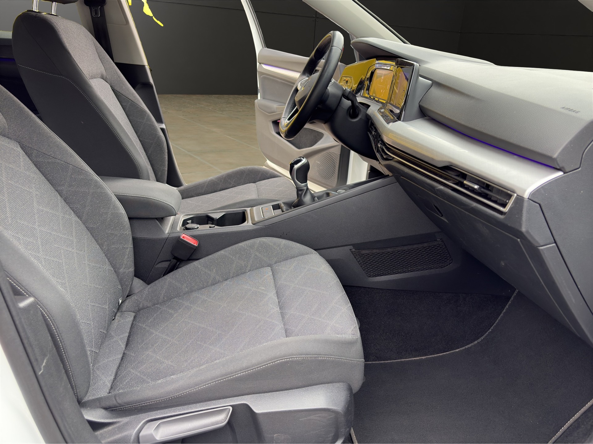VW Golf 1.0 TSI Life-image-15