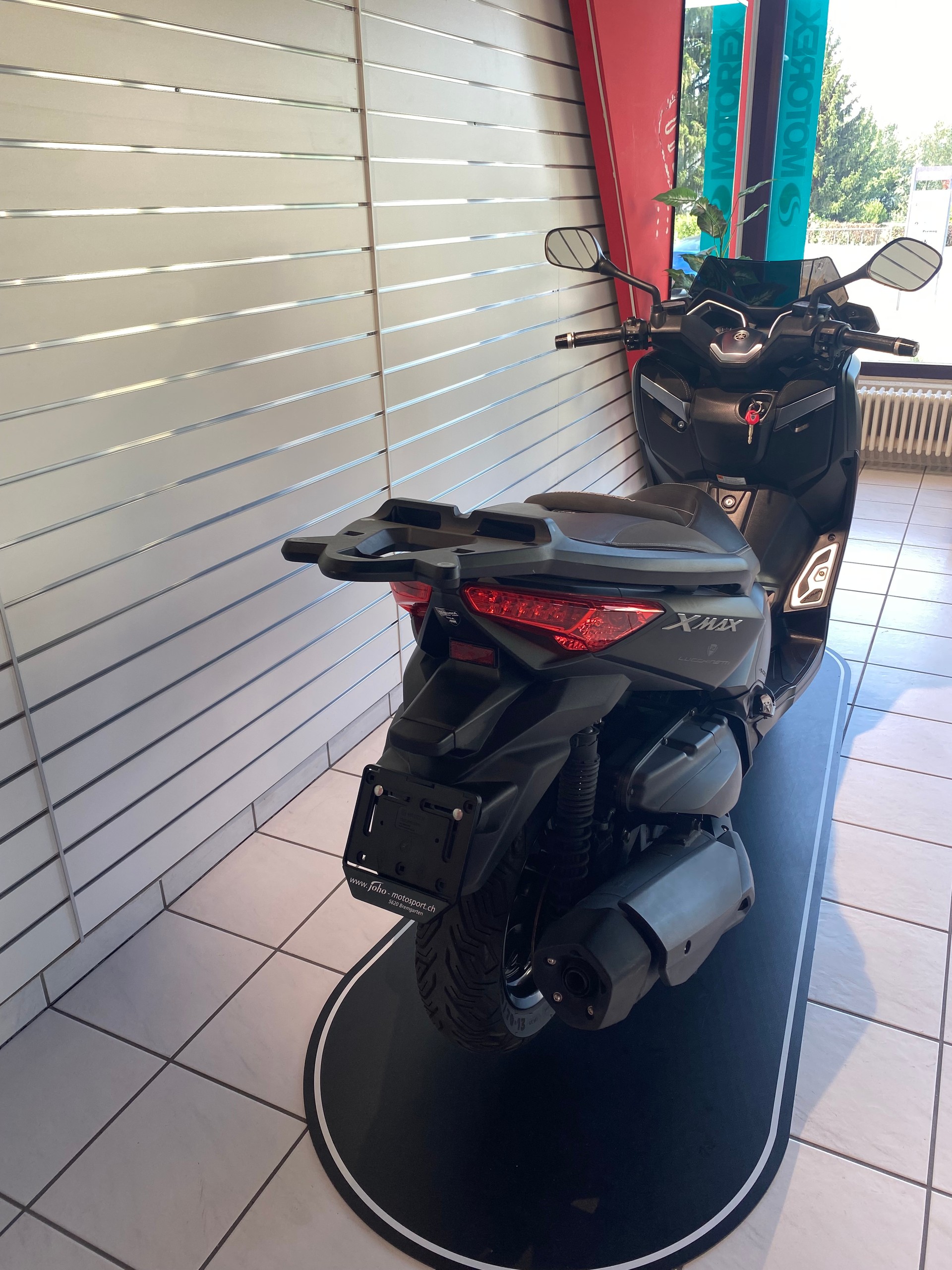 YAMAHA X-MaxYP 400 R ABS Momodesign-image-4