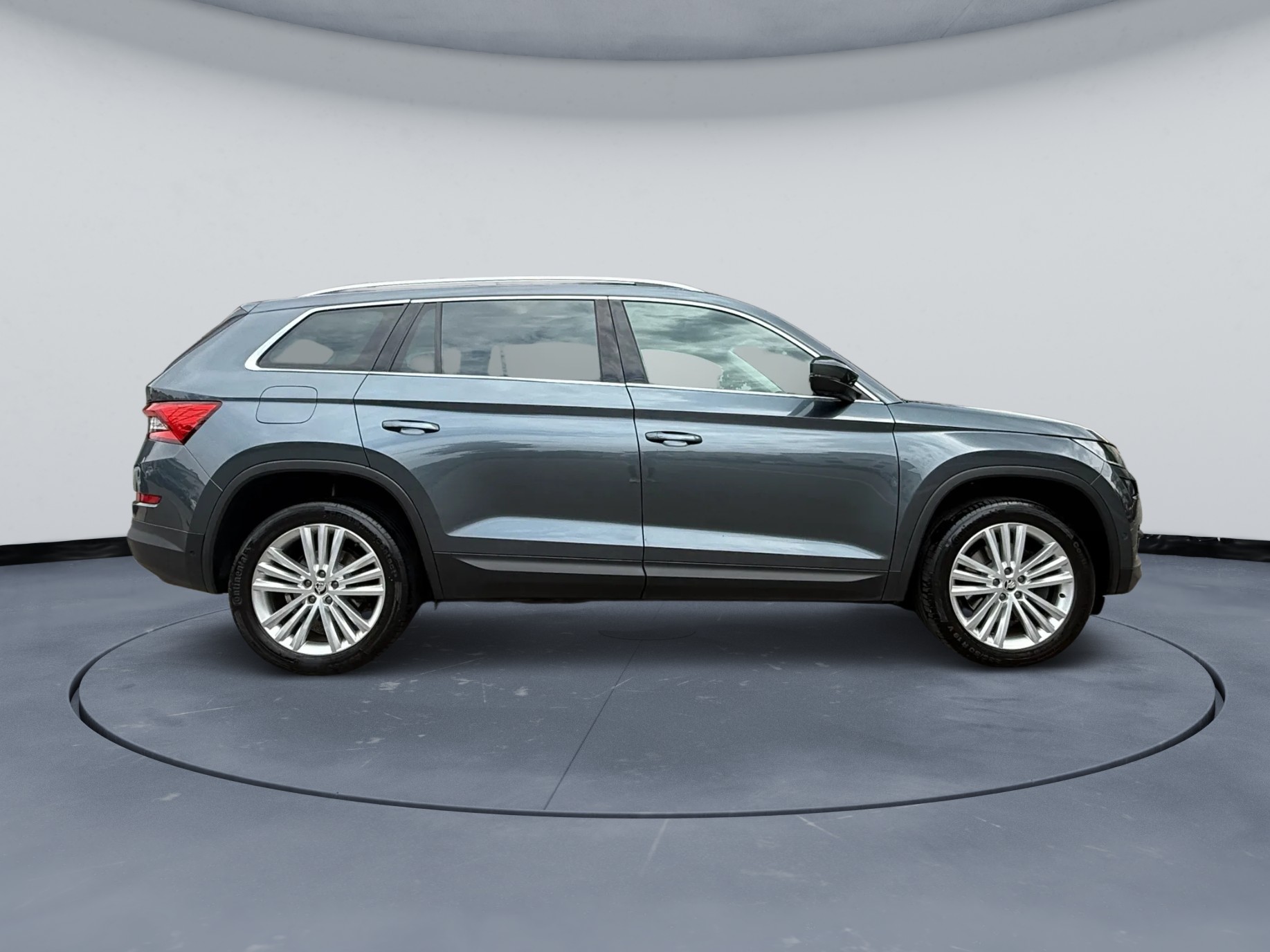SKODA Kodiaq 2.0 TDI 4x4 DSG 7 Plätzer-image-3