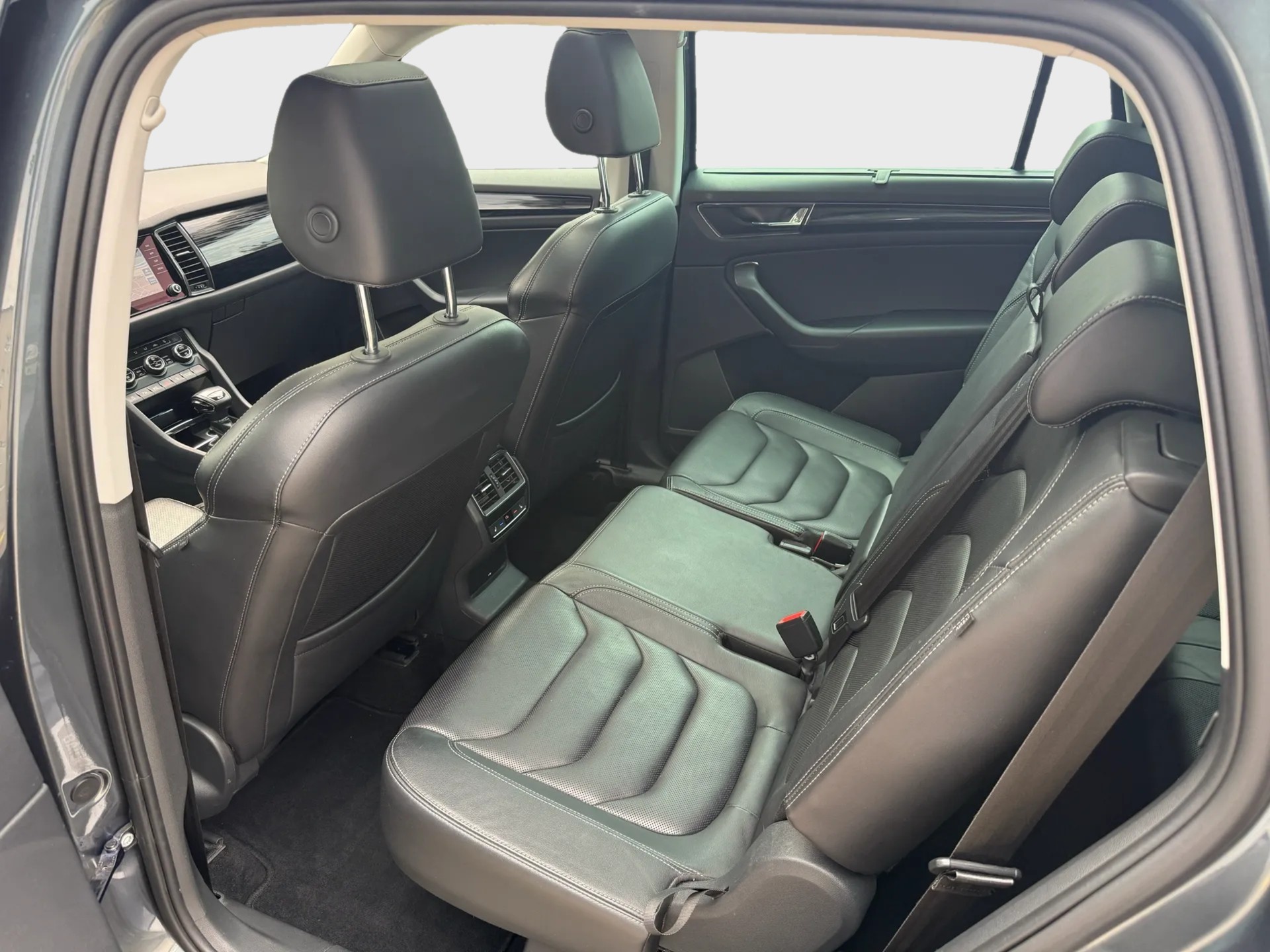 SKODA Kodiaq 2.0 TDI 4x4 DSG 7 Plätzer-image-13