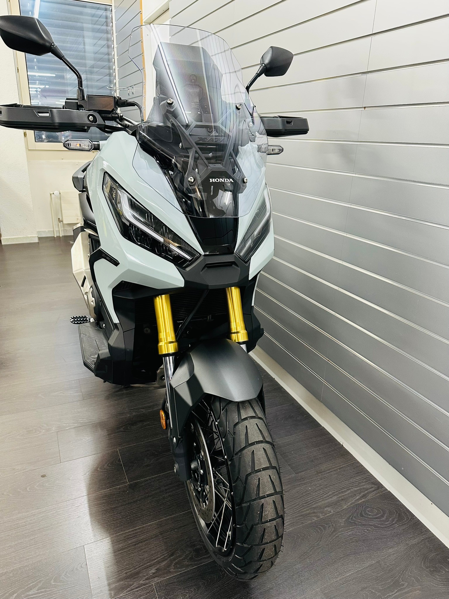 HONDA X-ADV 750-image-2