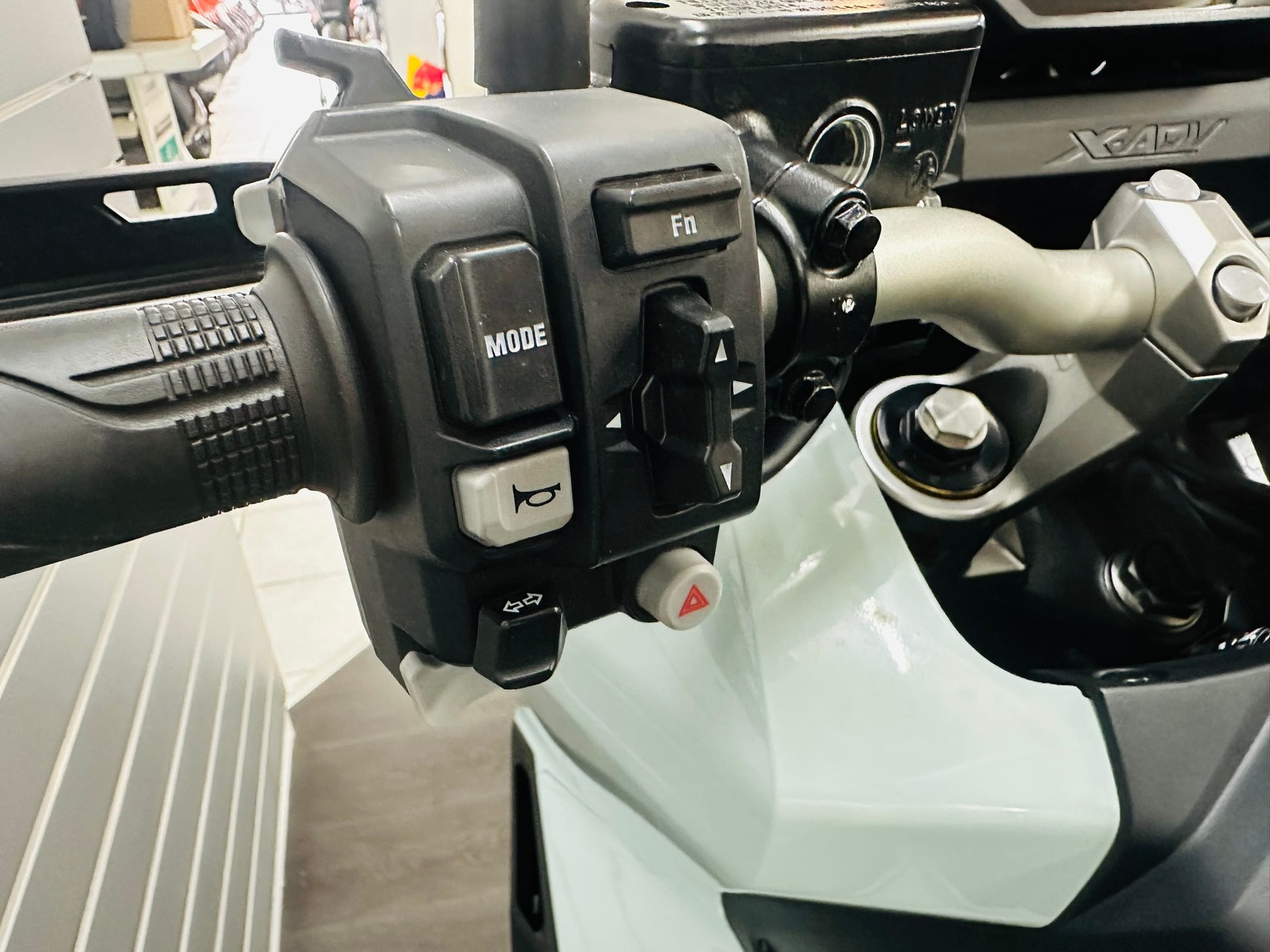 HONDA X-ADV 750-image-7