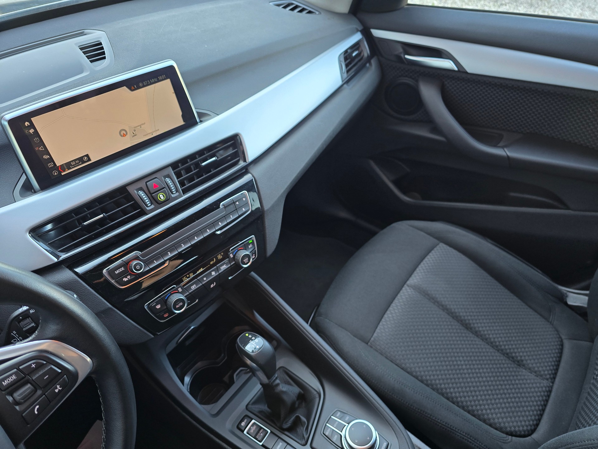BMW X1 xDrive 25e Steptronic-image-10