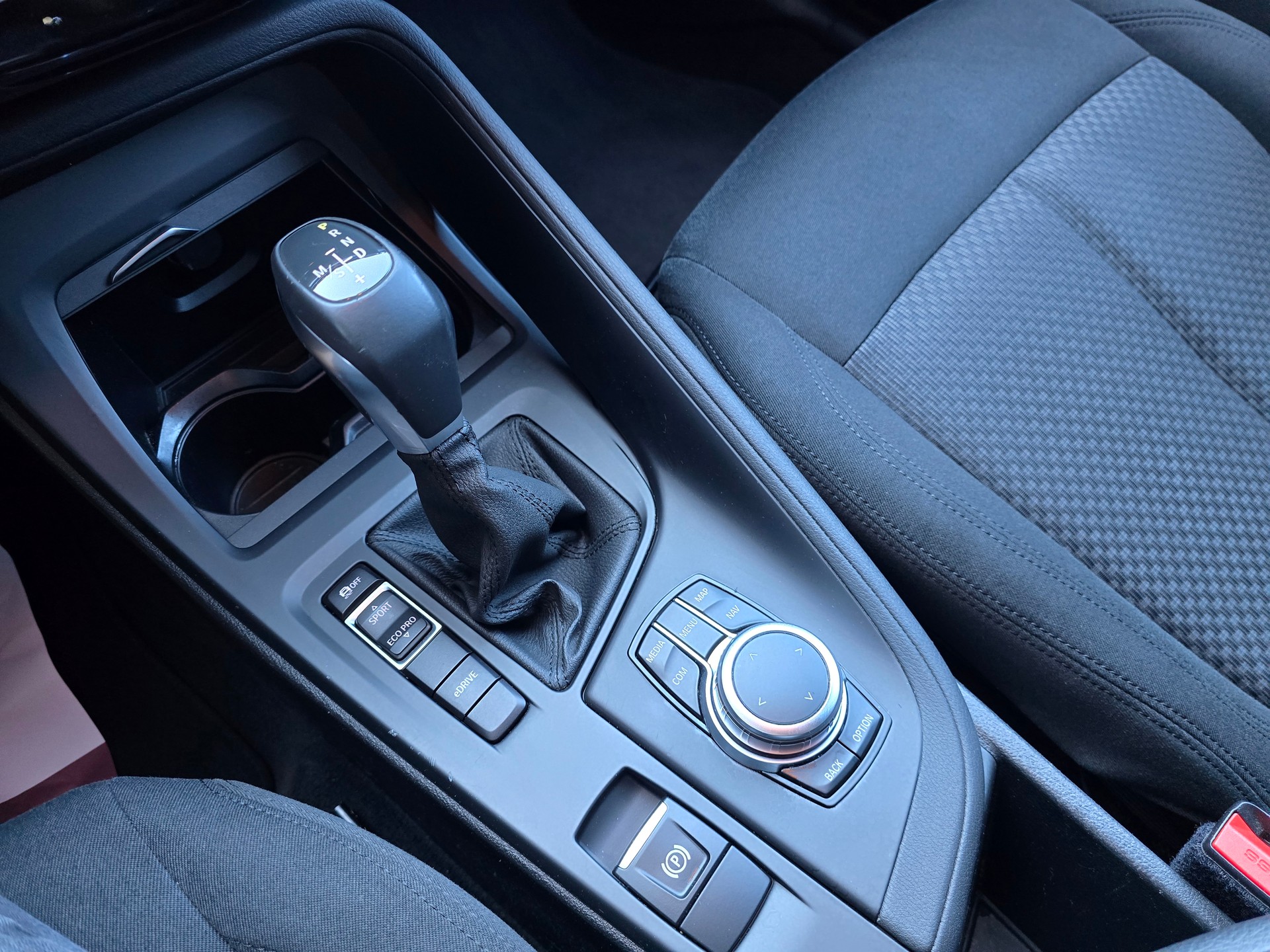 BMW X1 xDrive 25e Steptronic-image-16
