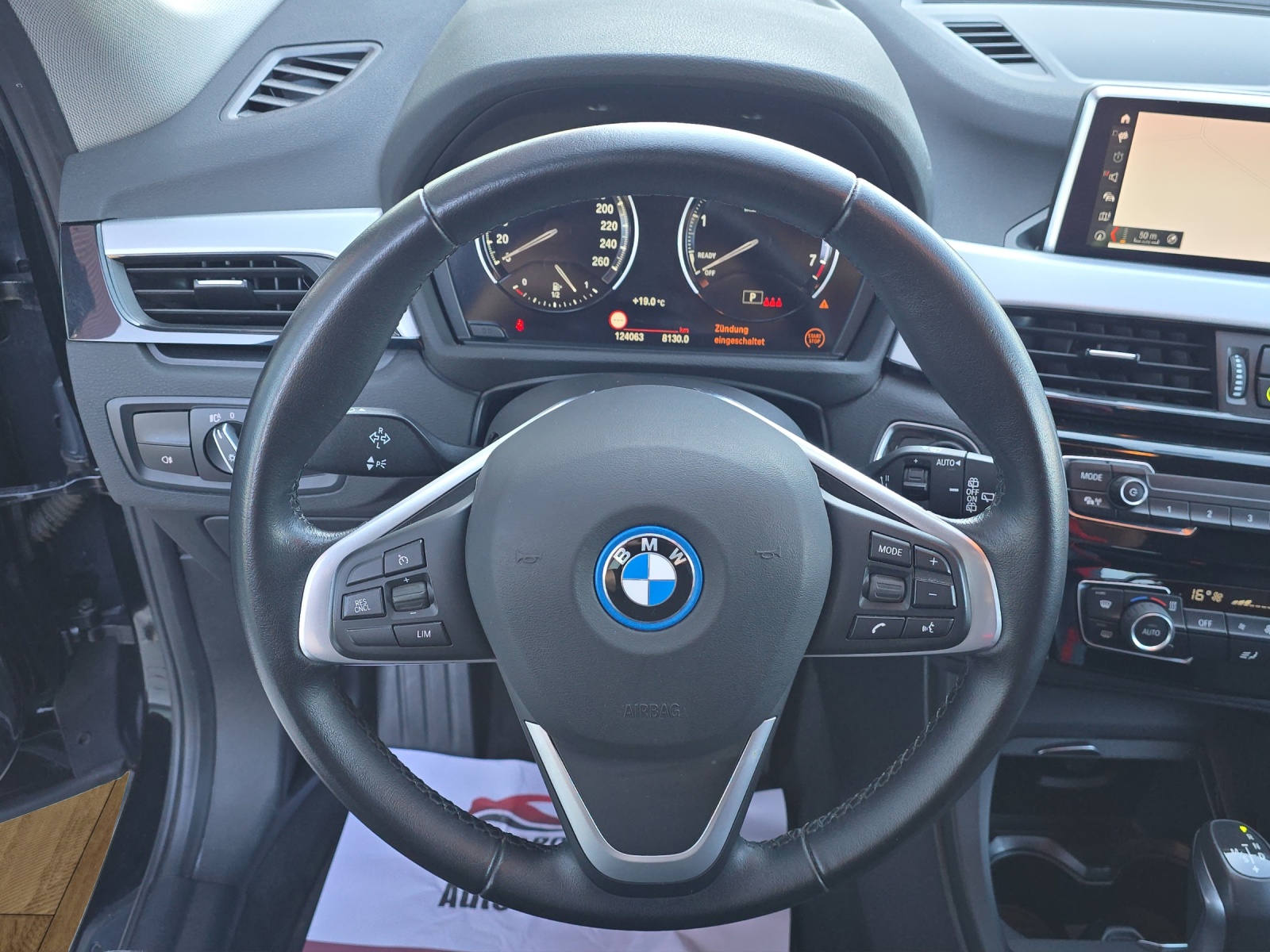 BMW X1 xDrive 25e Steptronic-image-11