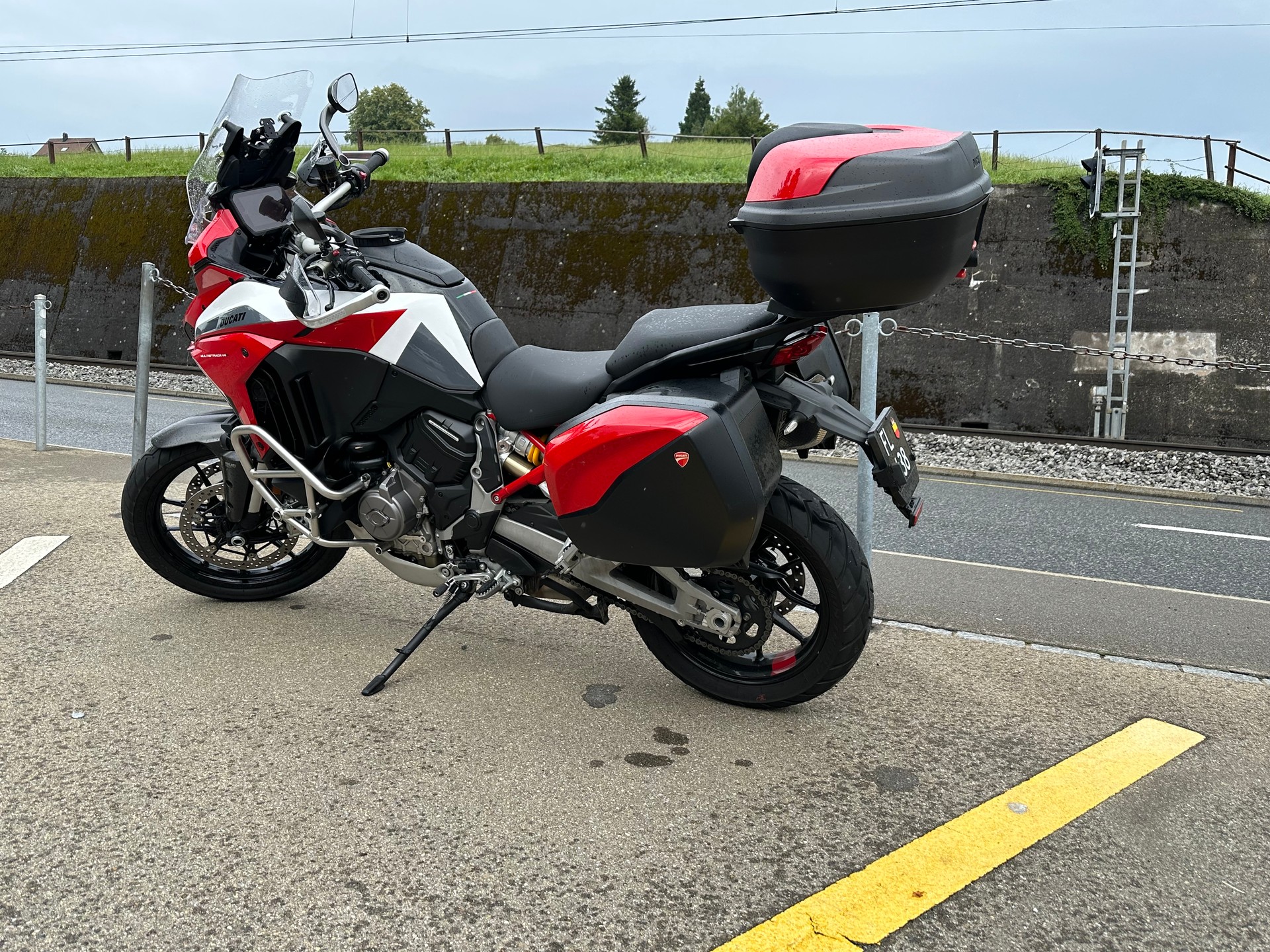 DUCATI Multistrada V4 S Travel & Radar-image-4