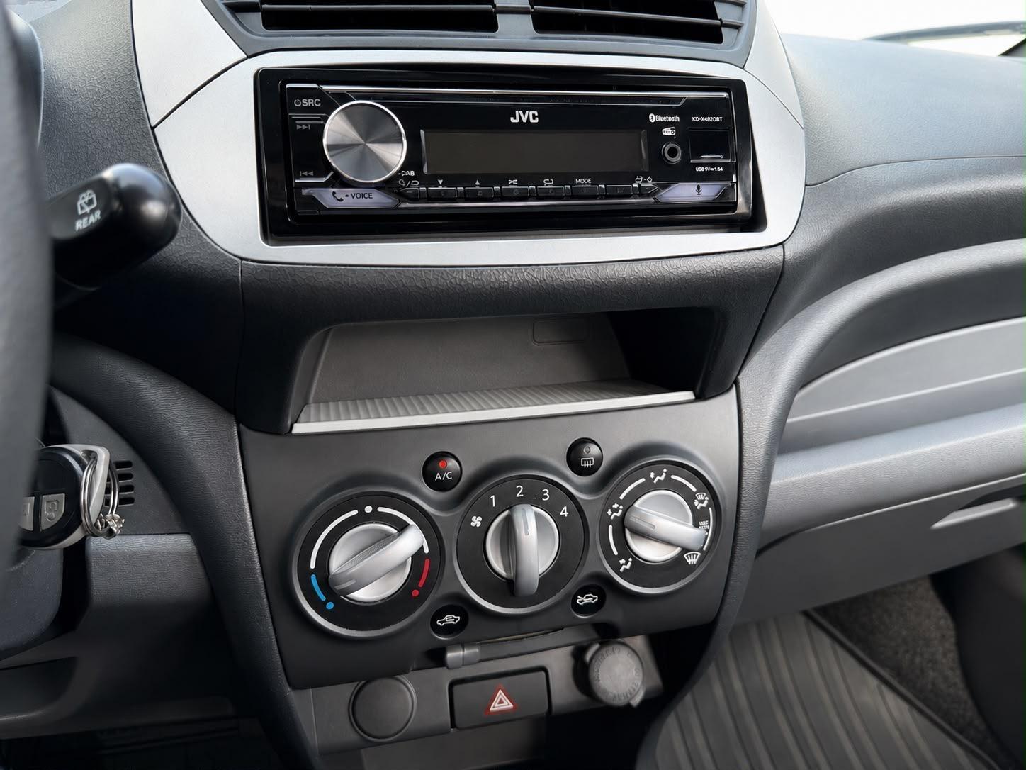 NISSAN Pixo 1.0 acenta-image-11