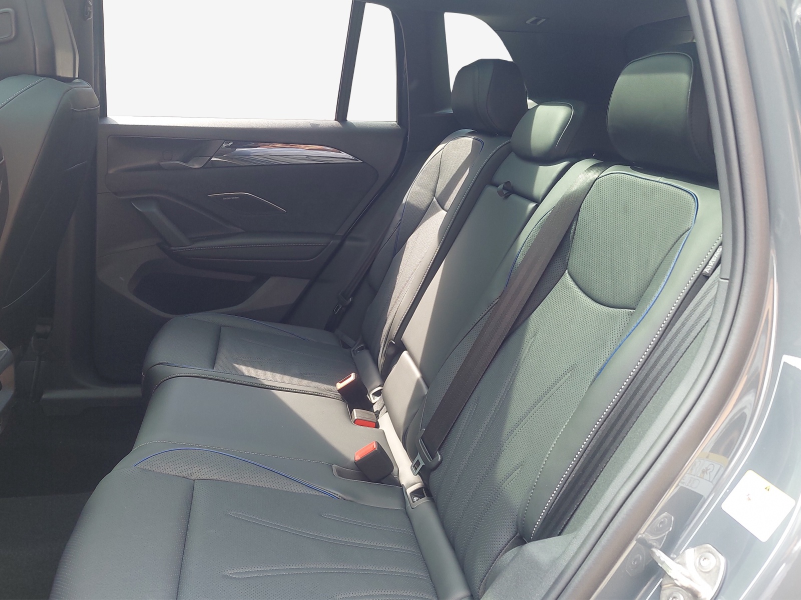 VW Tiguan 2.0 TSI DSG R-Line 4Motion-image-11