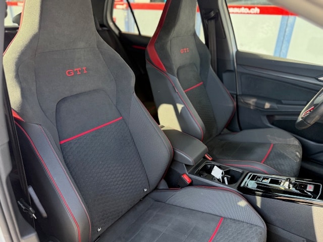 VW Golf 2.0 TSI GTI Clubsport DSG-image-7