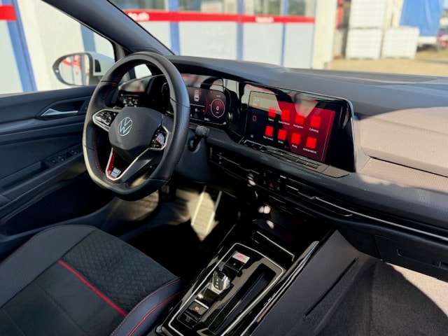 VW Golf 2.0 TSI GTI Clubsport DSG-image-6