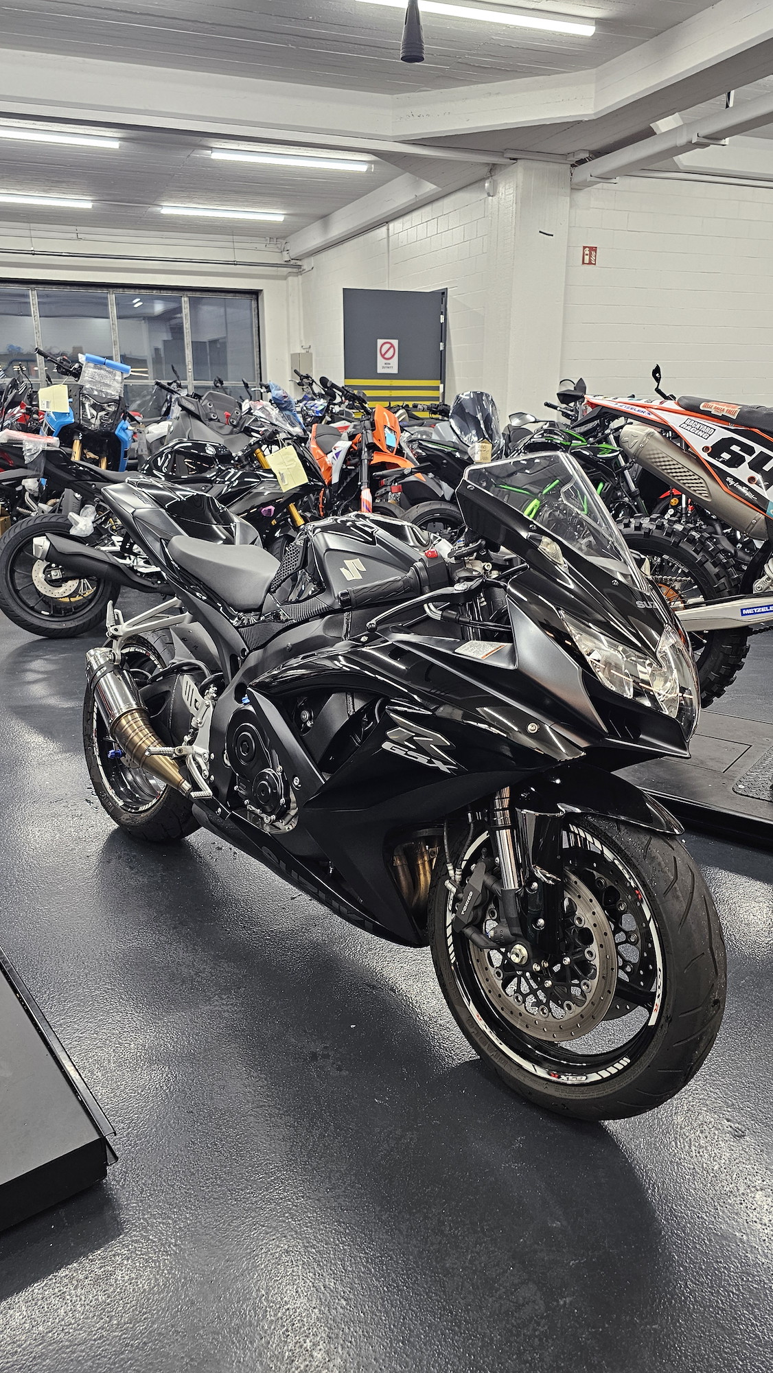 SUZUKI GSX-R 750 K8-L0-image-1