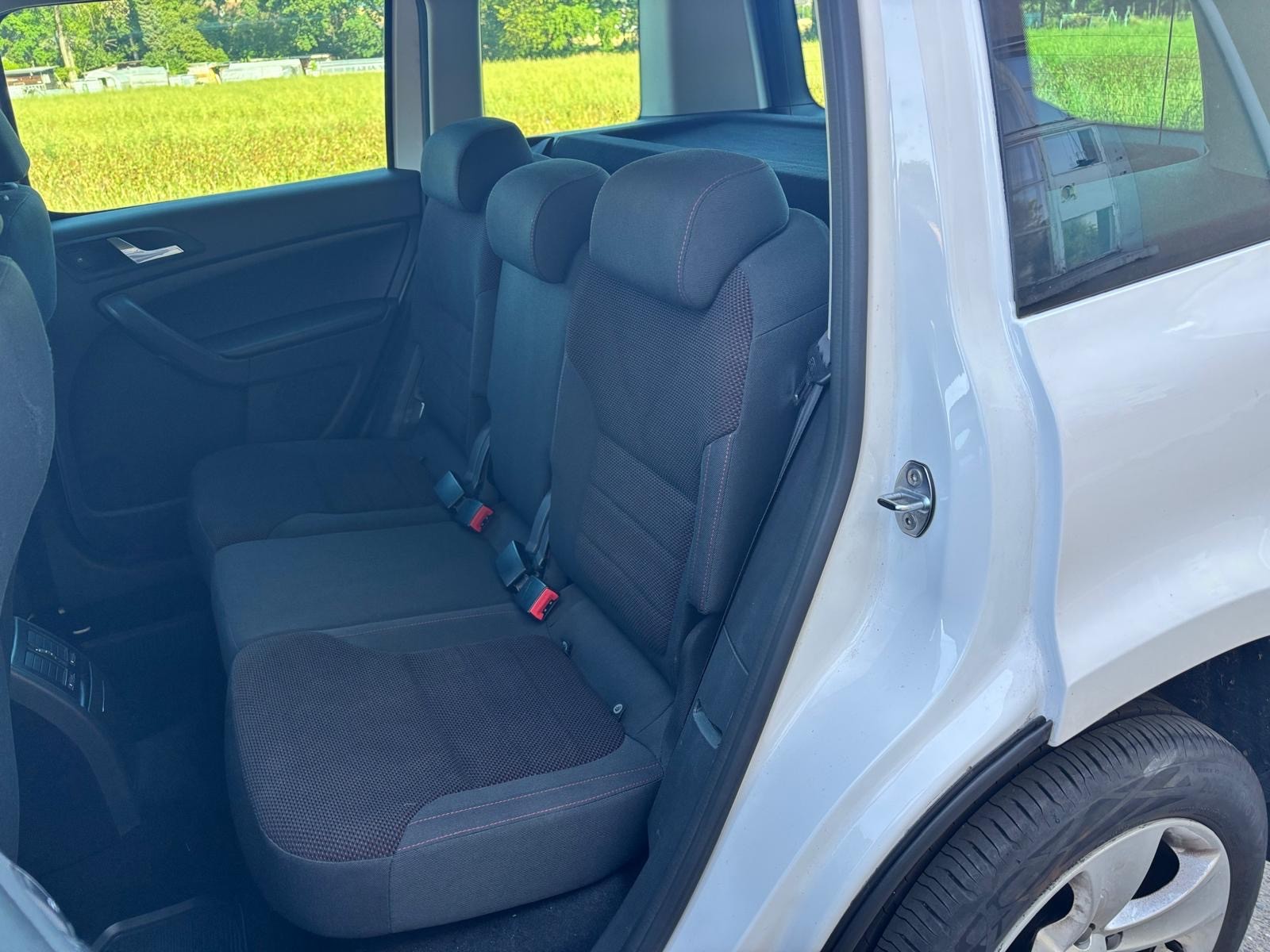 SKODA Yeti 1.6 TDI GL Ambition-image-10