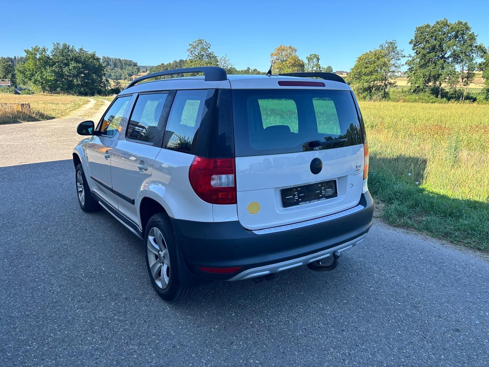 SKODA Yeti 1.6 TDI GL Ambition-image-4