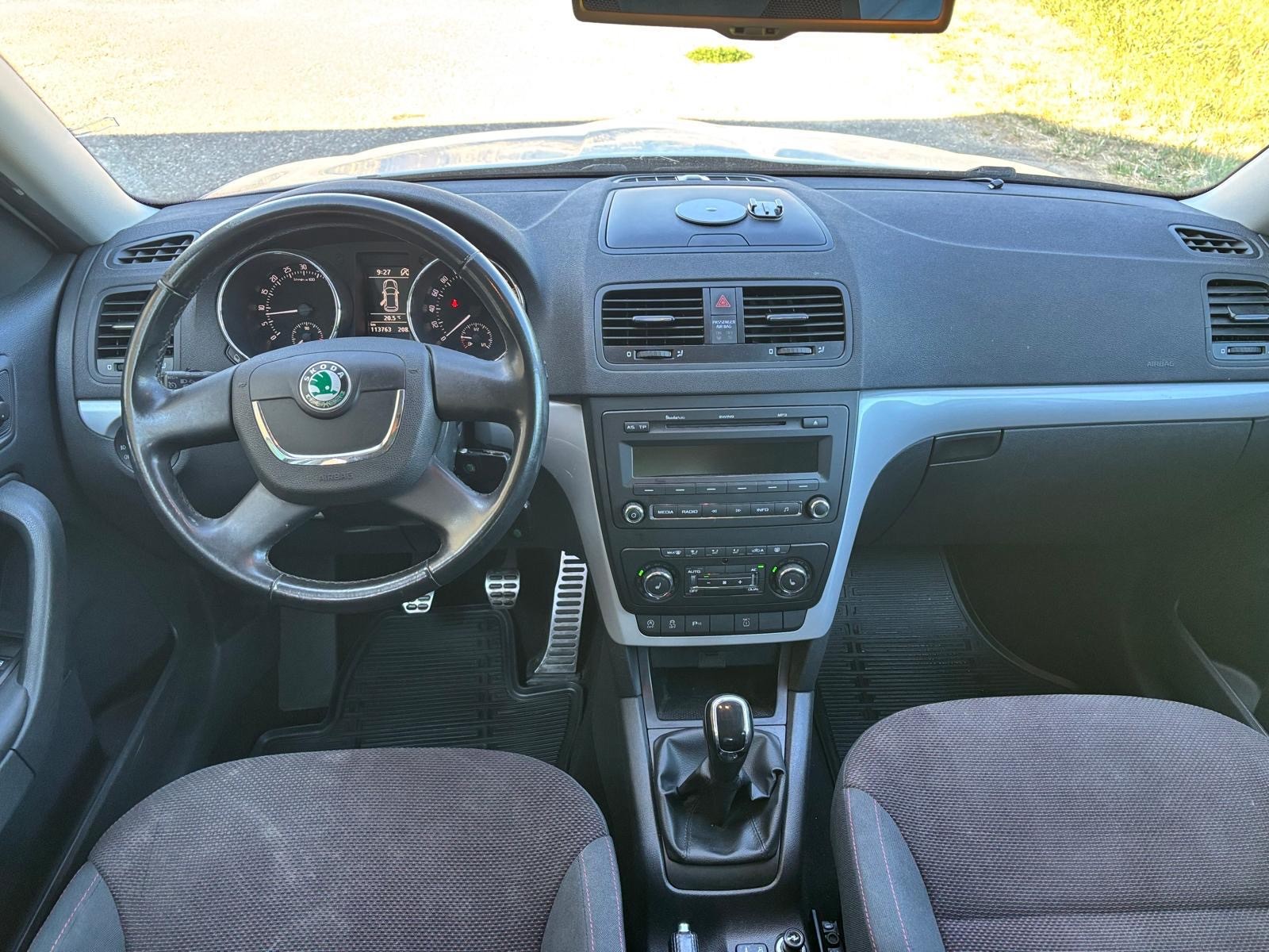 SKODA Yeti 1.6 TDI GL Ambition-image-11