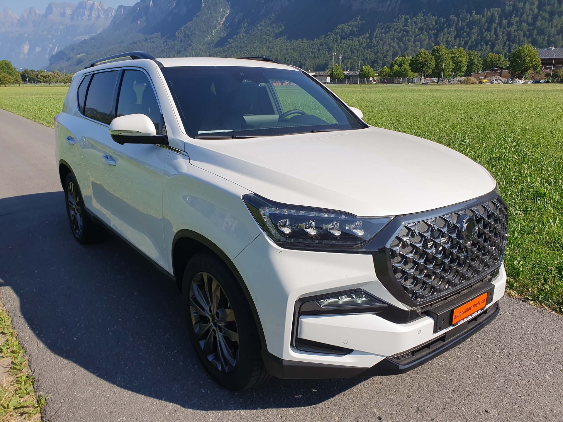 KGM-SsangYong Rexton RX 2.2 CRDi White Pearl Edition