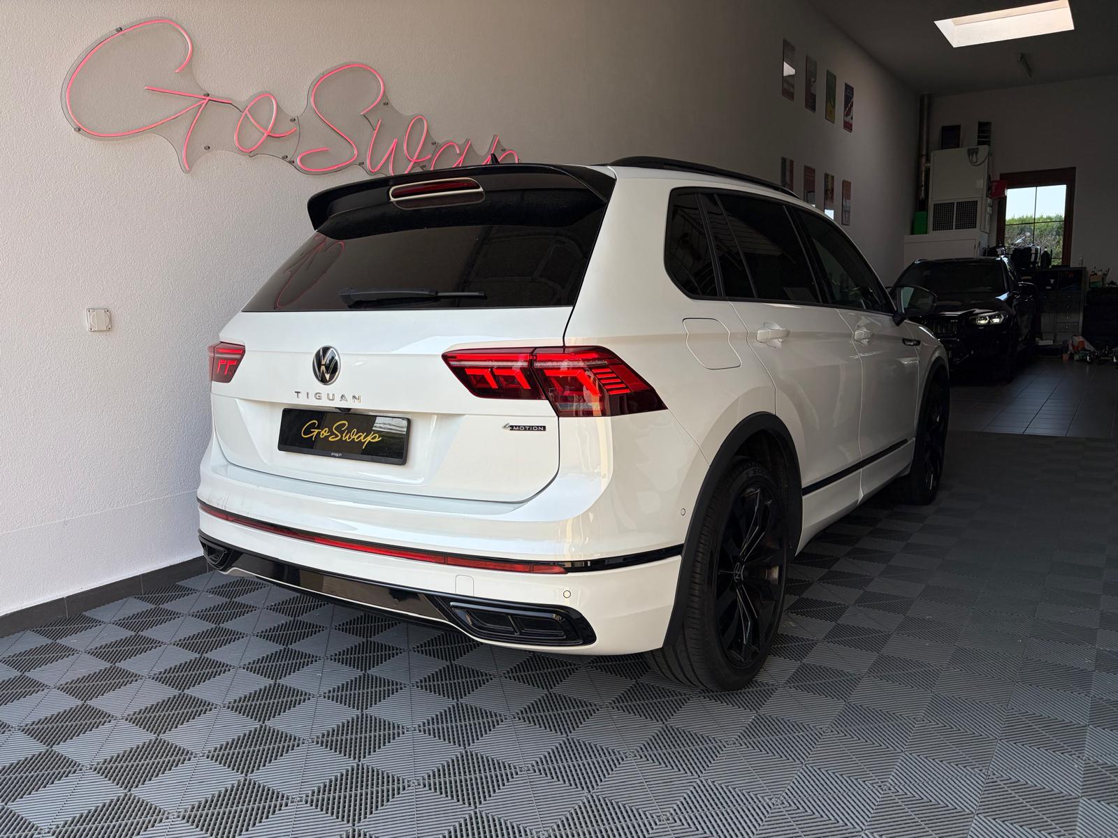 VW Tiguan 2.0TSI R-Line 4Motion DSG - Attelage - Toit ouvrant - Caméra - DCC-image-4