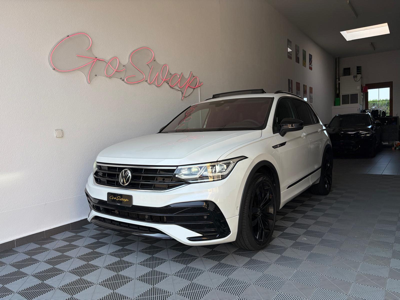 VW Tiguan 2.0TSI R-Line 4Motion DSG - Attelage - Toit ouvrant - Caméra - DCC