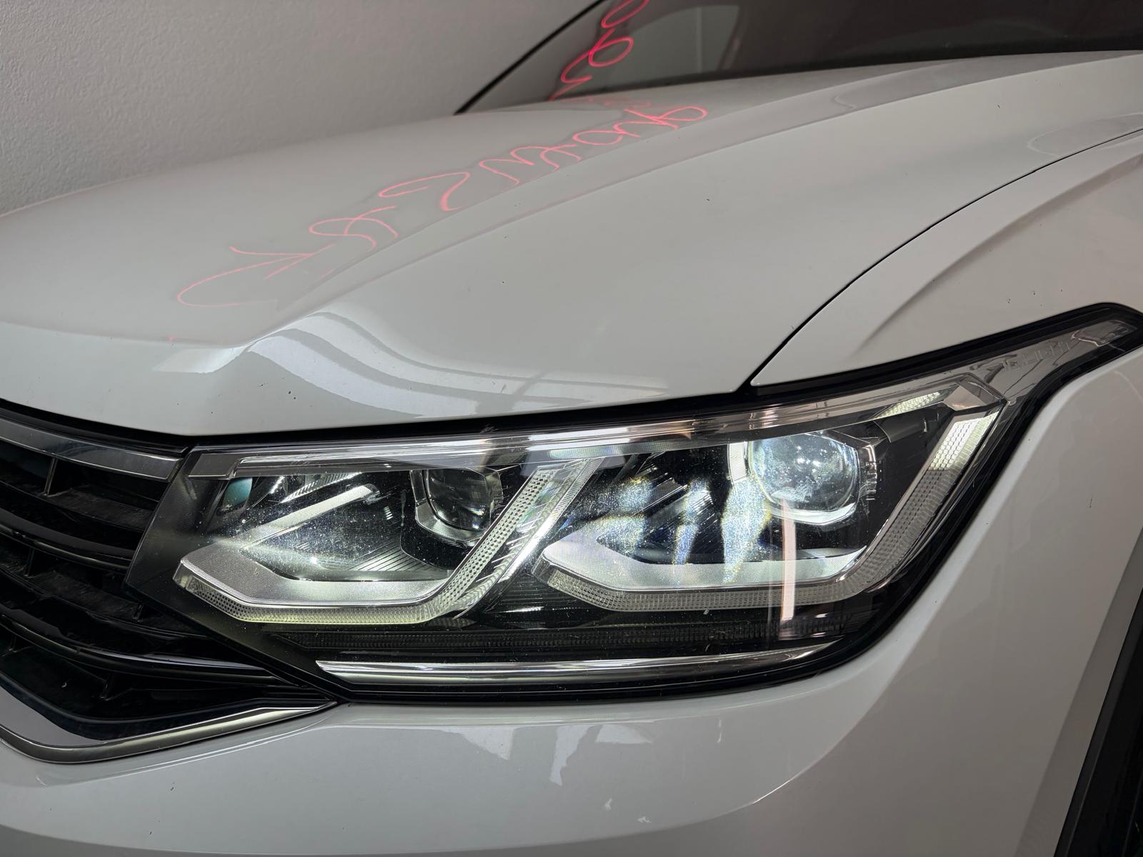 VW Tiguan 2.0TSI R-Line 4Motion DSG - Attelage - Toit ouvrant - Caméra - DCC-showroom-element-3