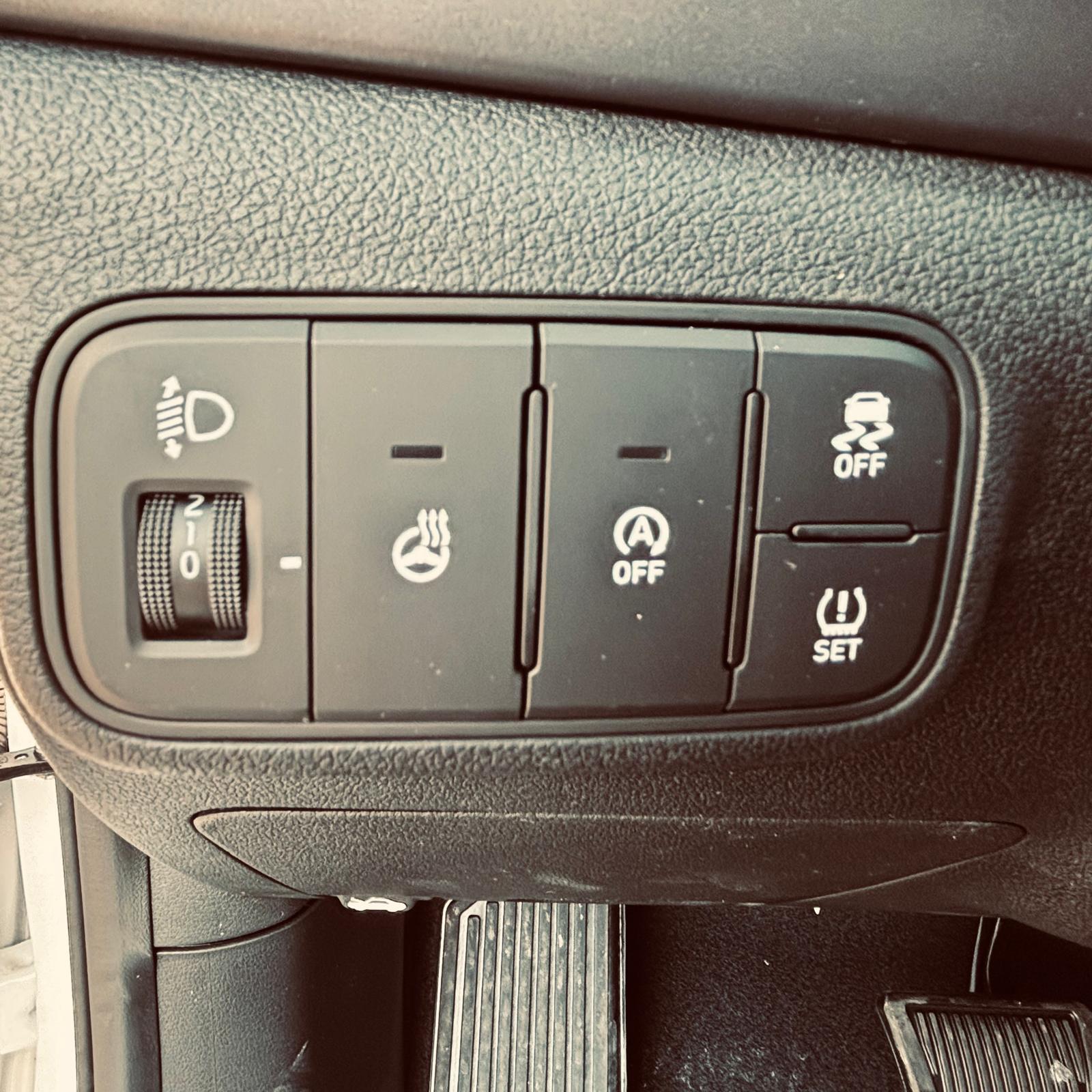 HYUNDAI i20 1.0 T-GDi Amplia DCT-image-17