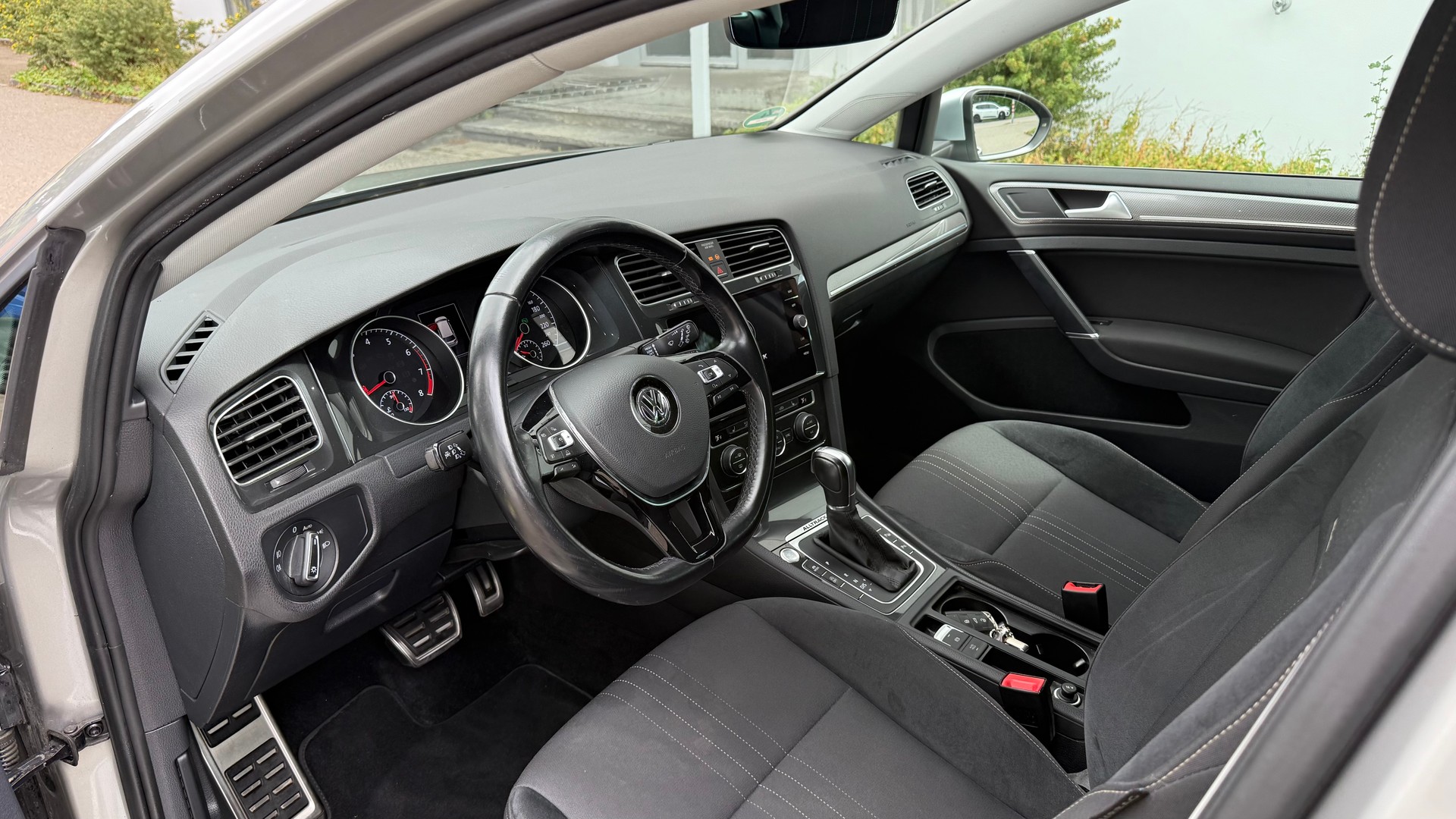 VW Golf 1.8 TSI Alltrack 4Motion DSG-image-9