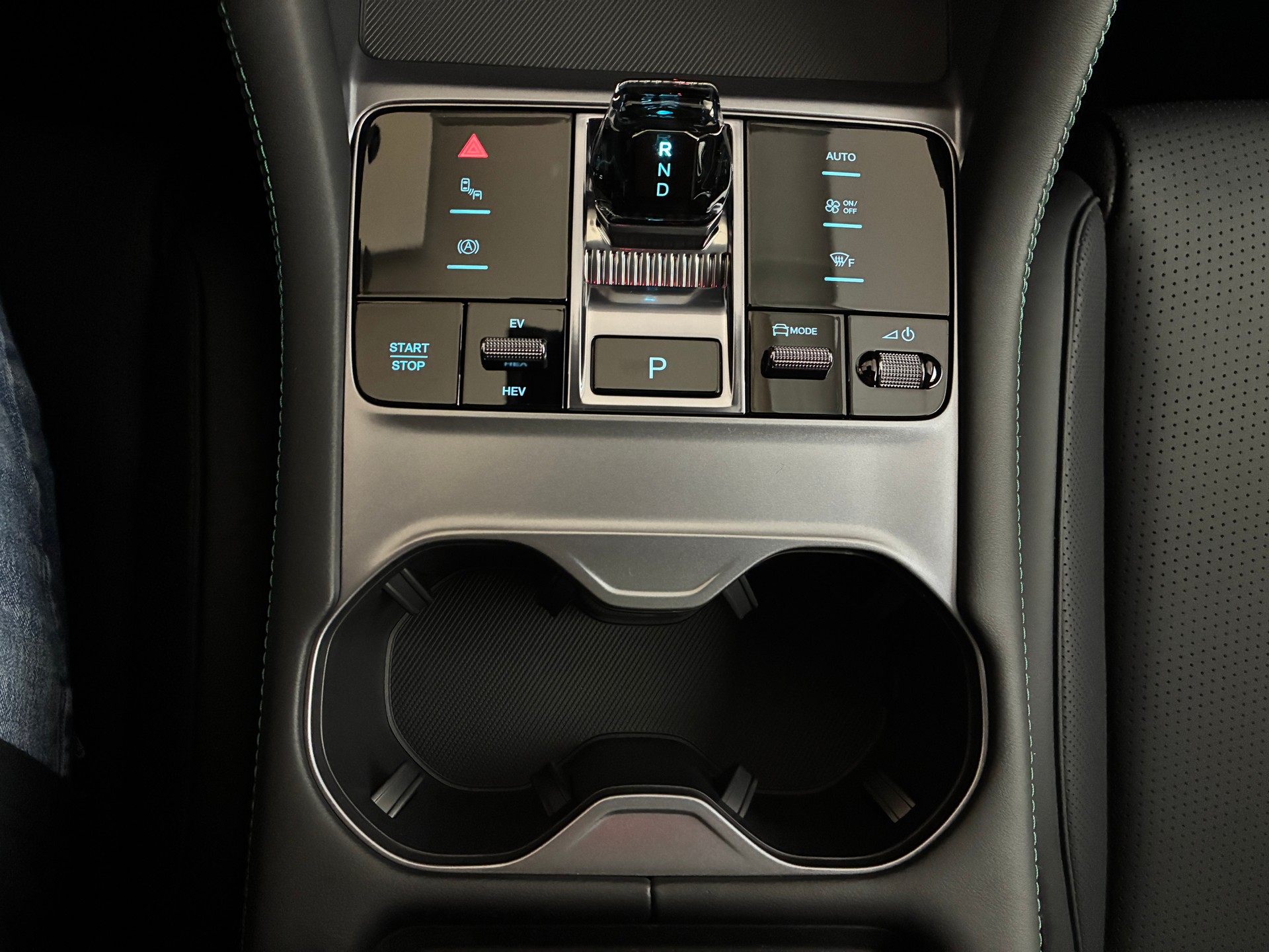 BYD Seal U DM-i Design AWD-image-17