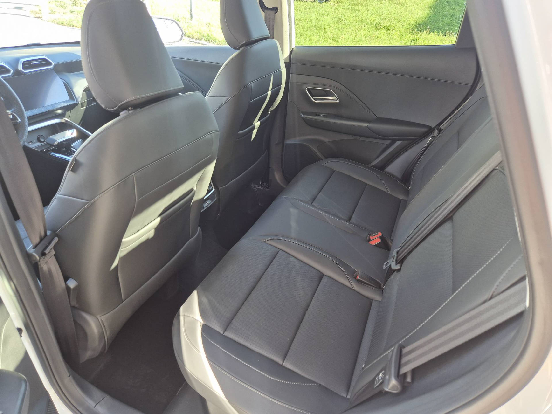 MG ZS 1.5 Hybrid+ Luxury-image-13