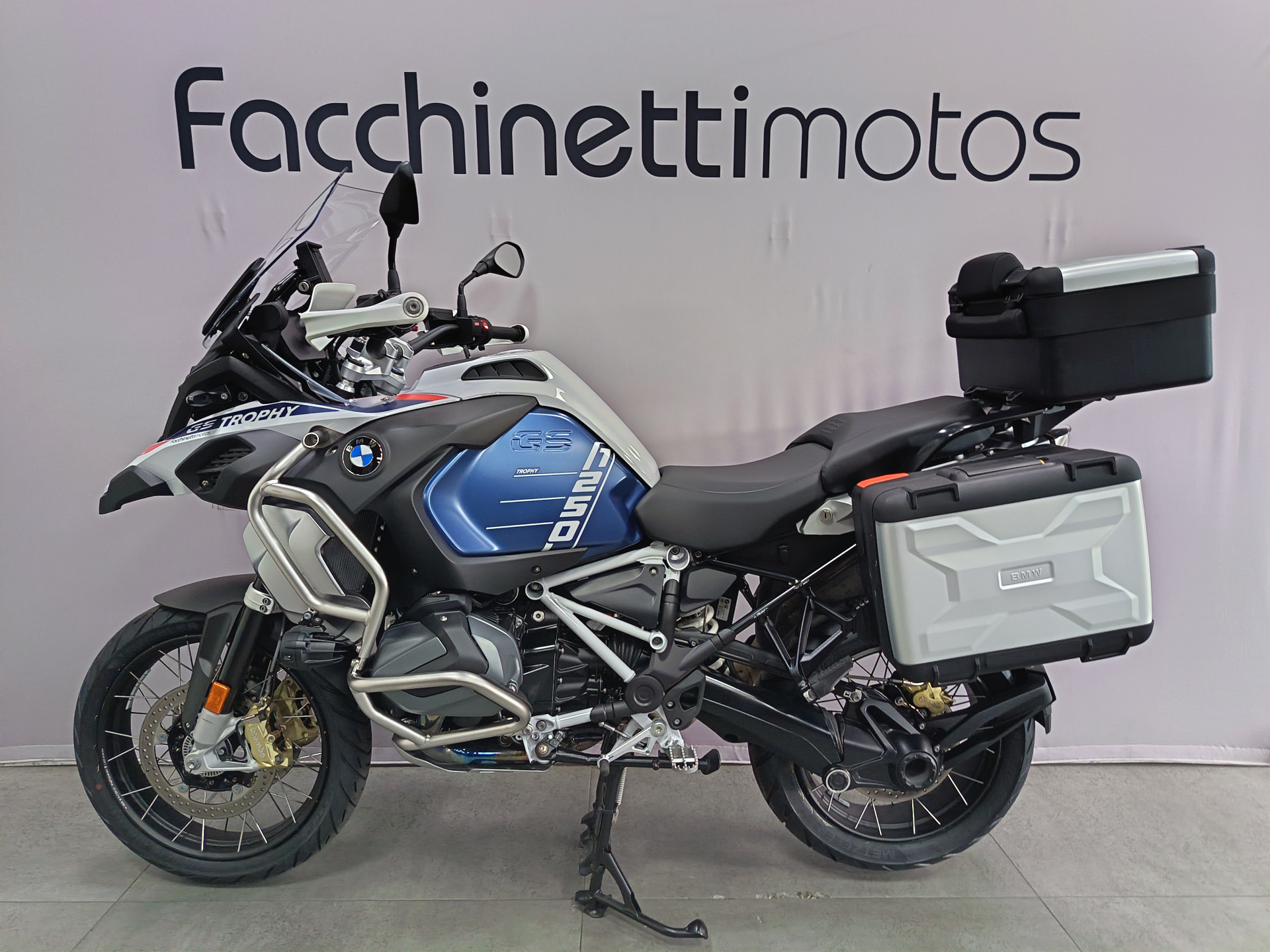 BMW R 1250 GS Adventure Trophy-image-3