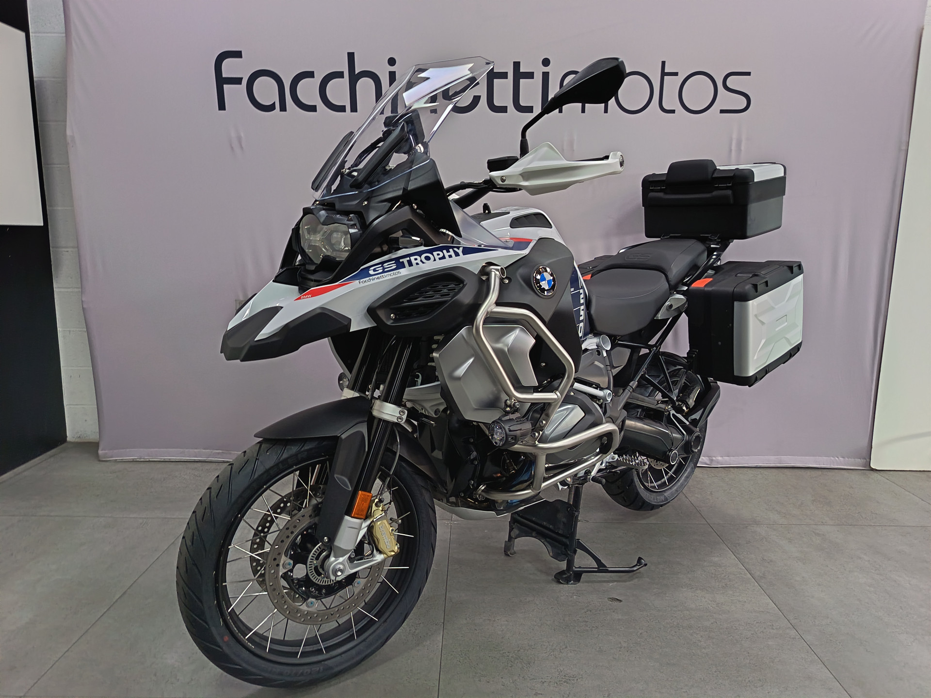 BMW R 1250 GS Adventure Trophy-image-2