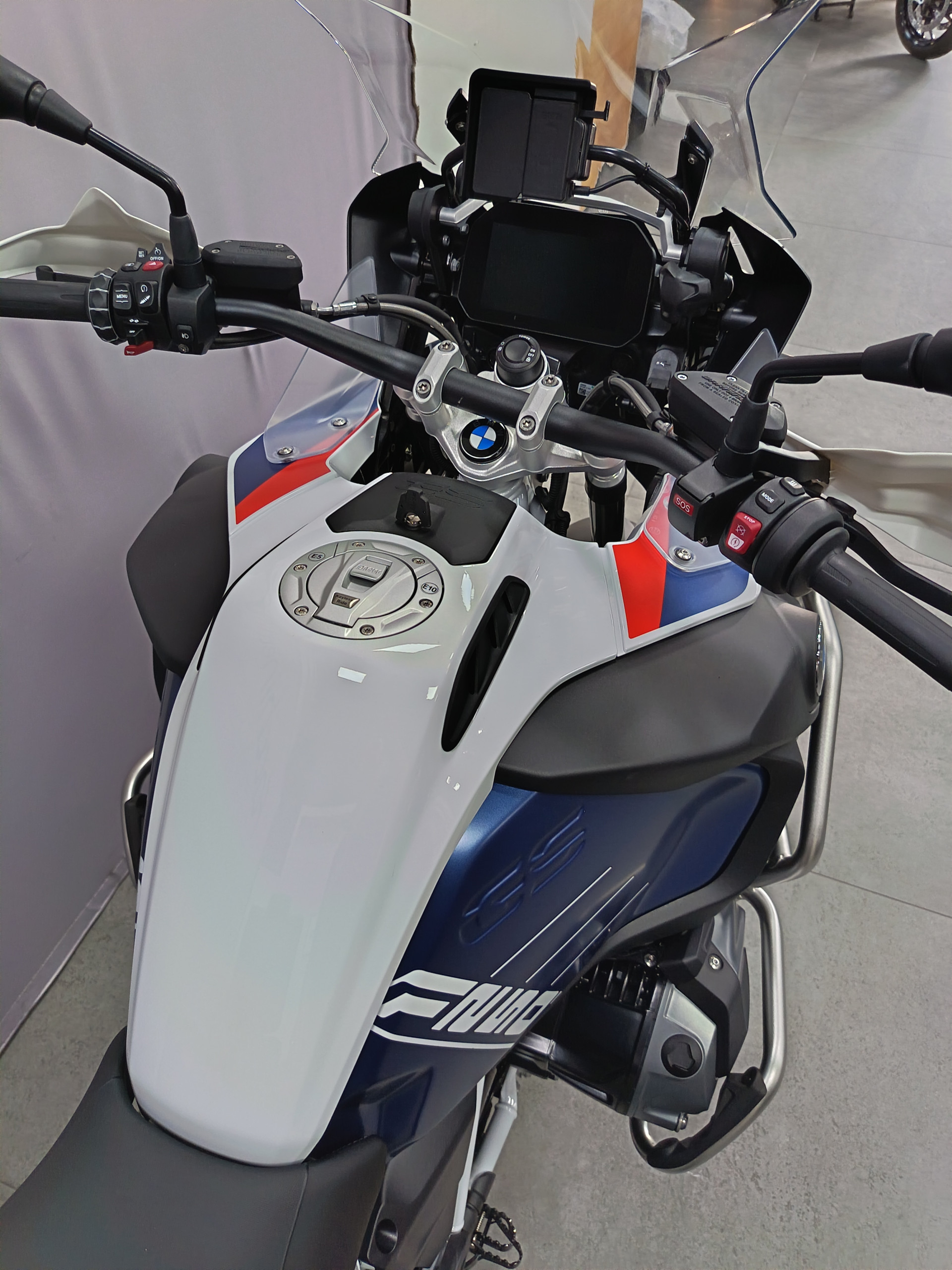BMW R 1250 GS Adventure Trophy-image-4