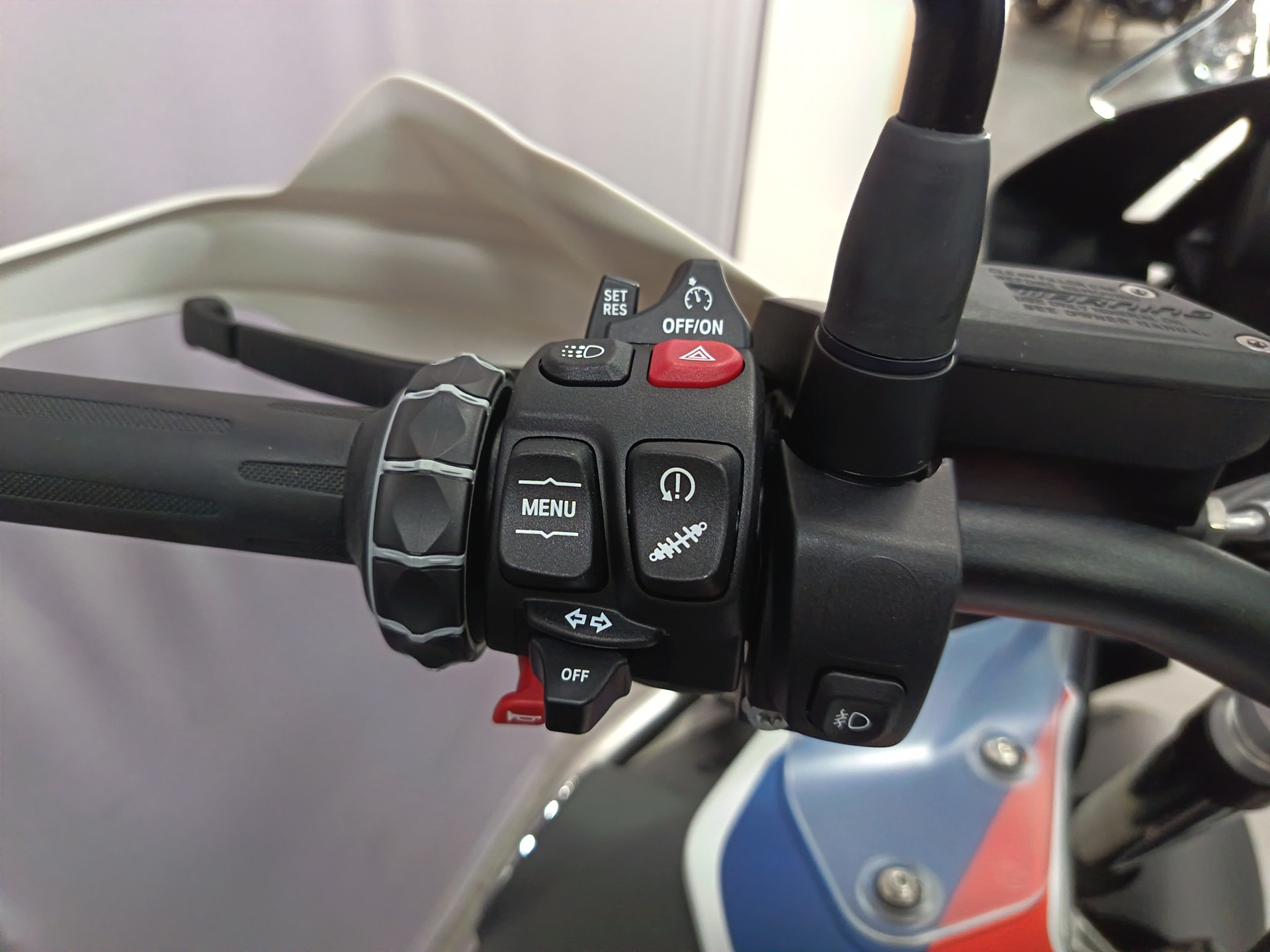 BMW R 1250 GS Adventure Trophy-image-6