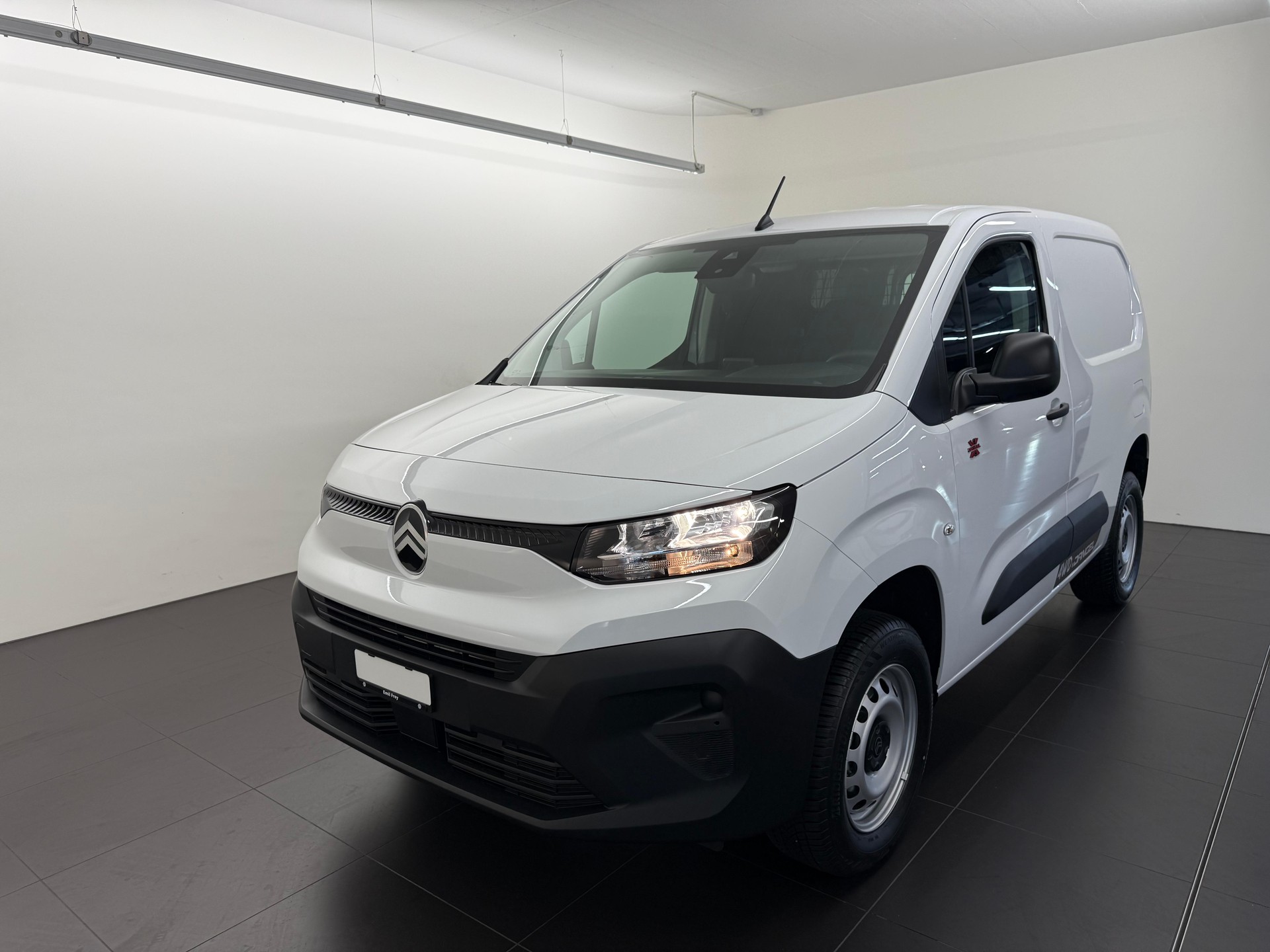 CITROEN Berlingo M 1.5 BlueHDi 130 S/S 4x4-showroom-element-1