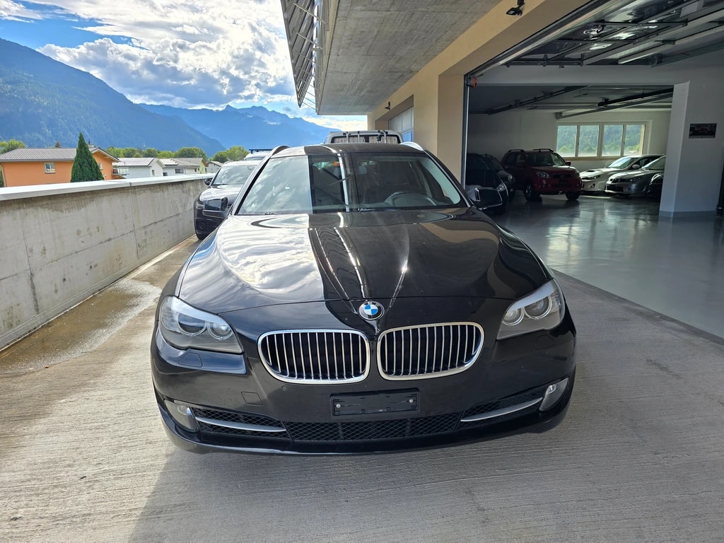 BMW 528i xDrive Touring Steptronic