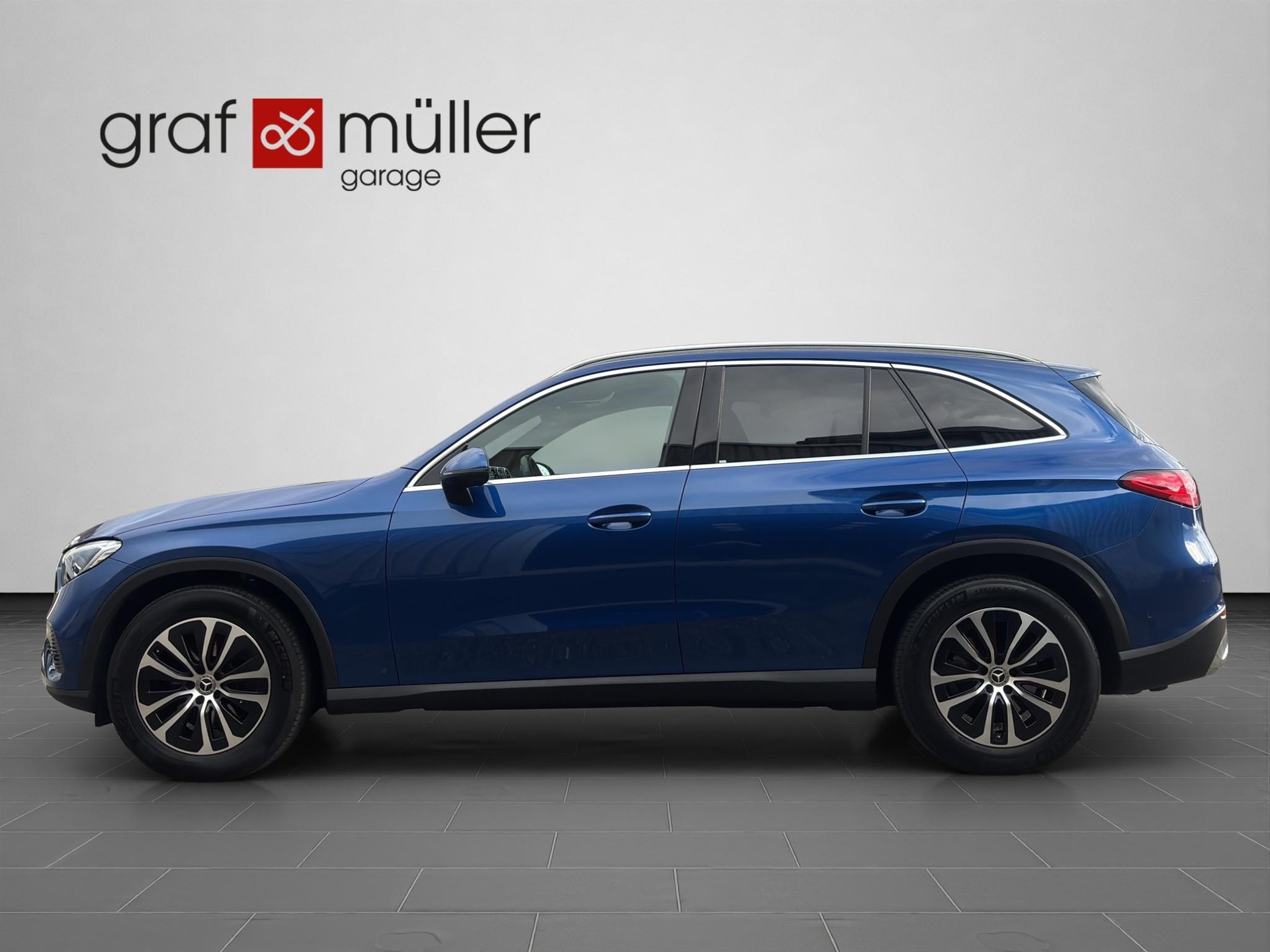 MERCEDES-BENZ GLC 220 d 4m-showroom-element-1