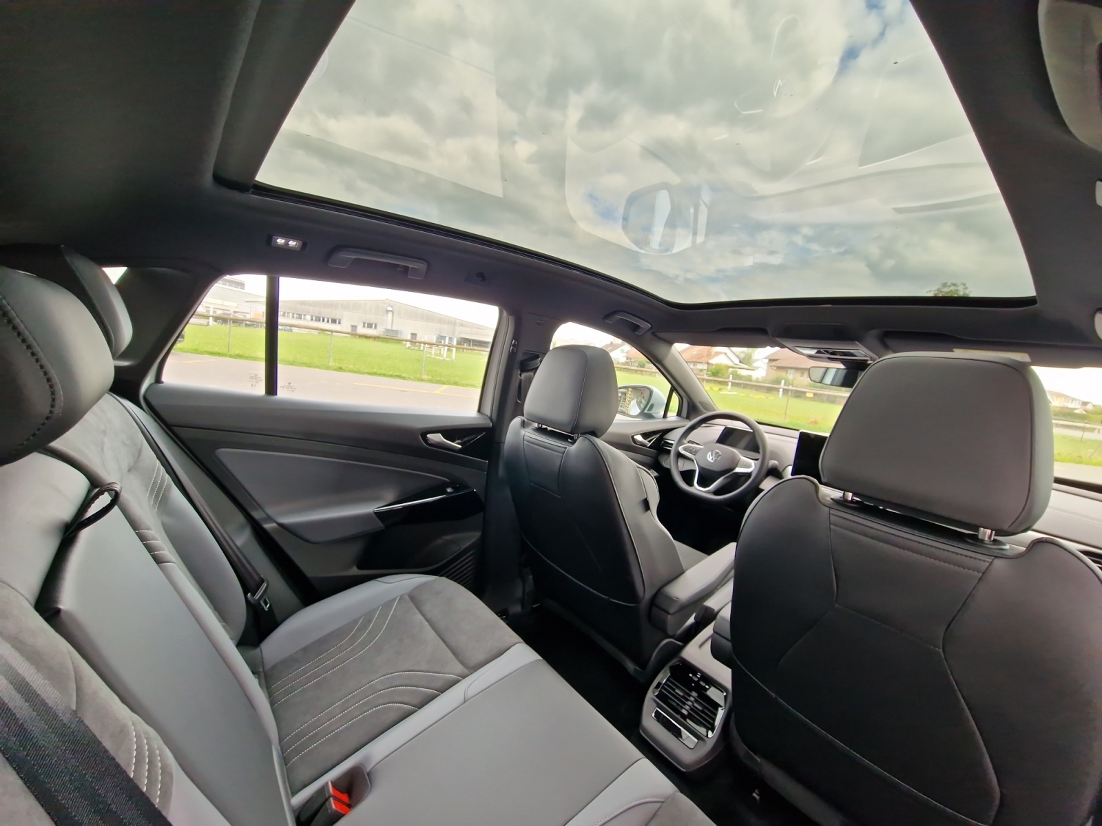 VW ID.4 Pro 77 kWh 4x4 Panorama AHK MY2027-image-23