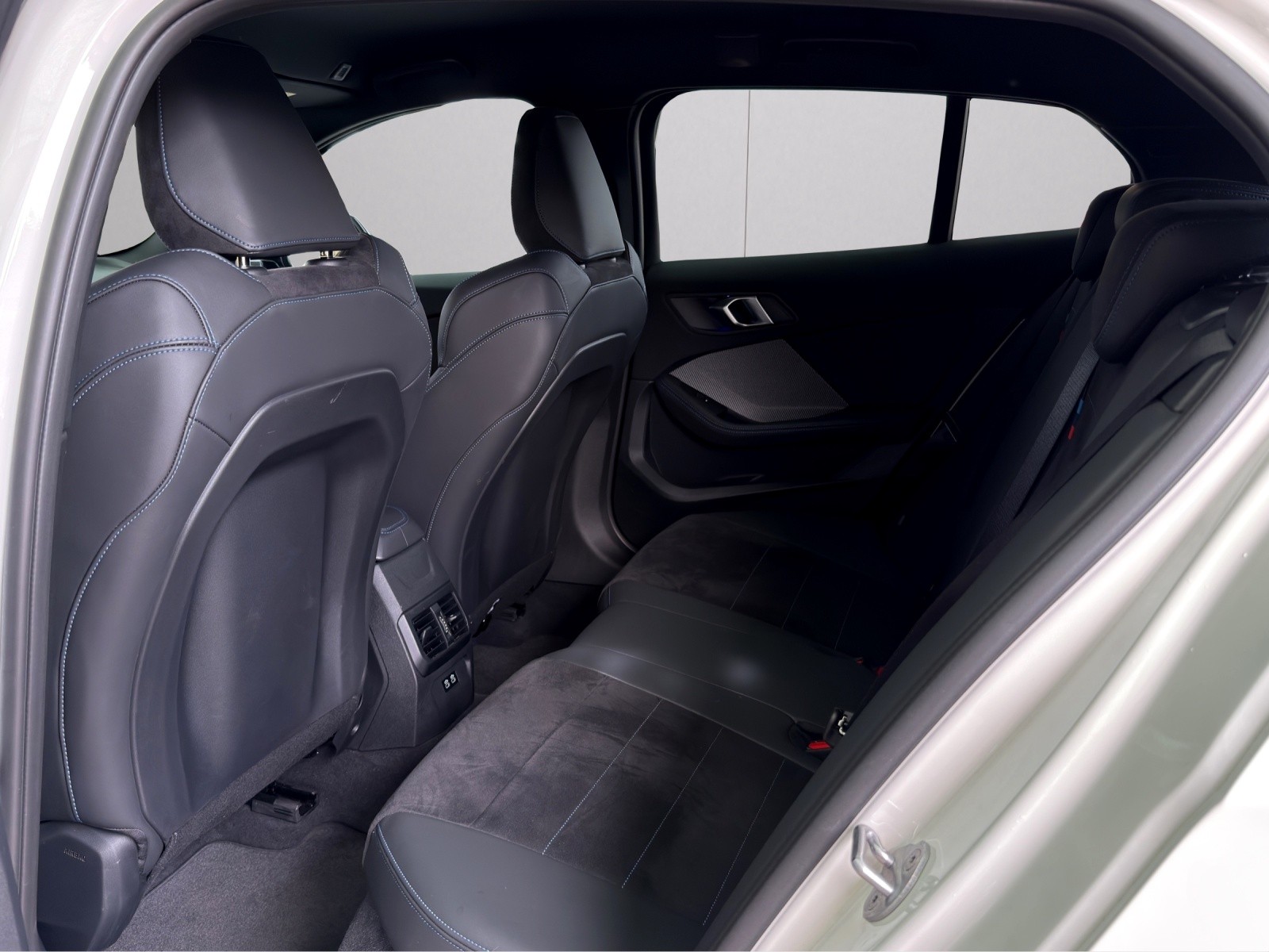 BMW 120 M Sport Steptronic-image-10