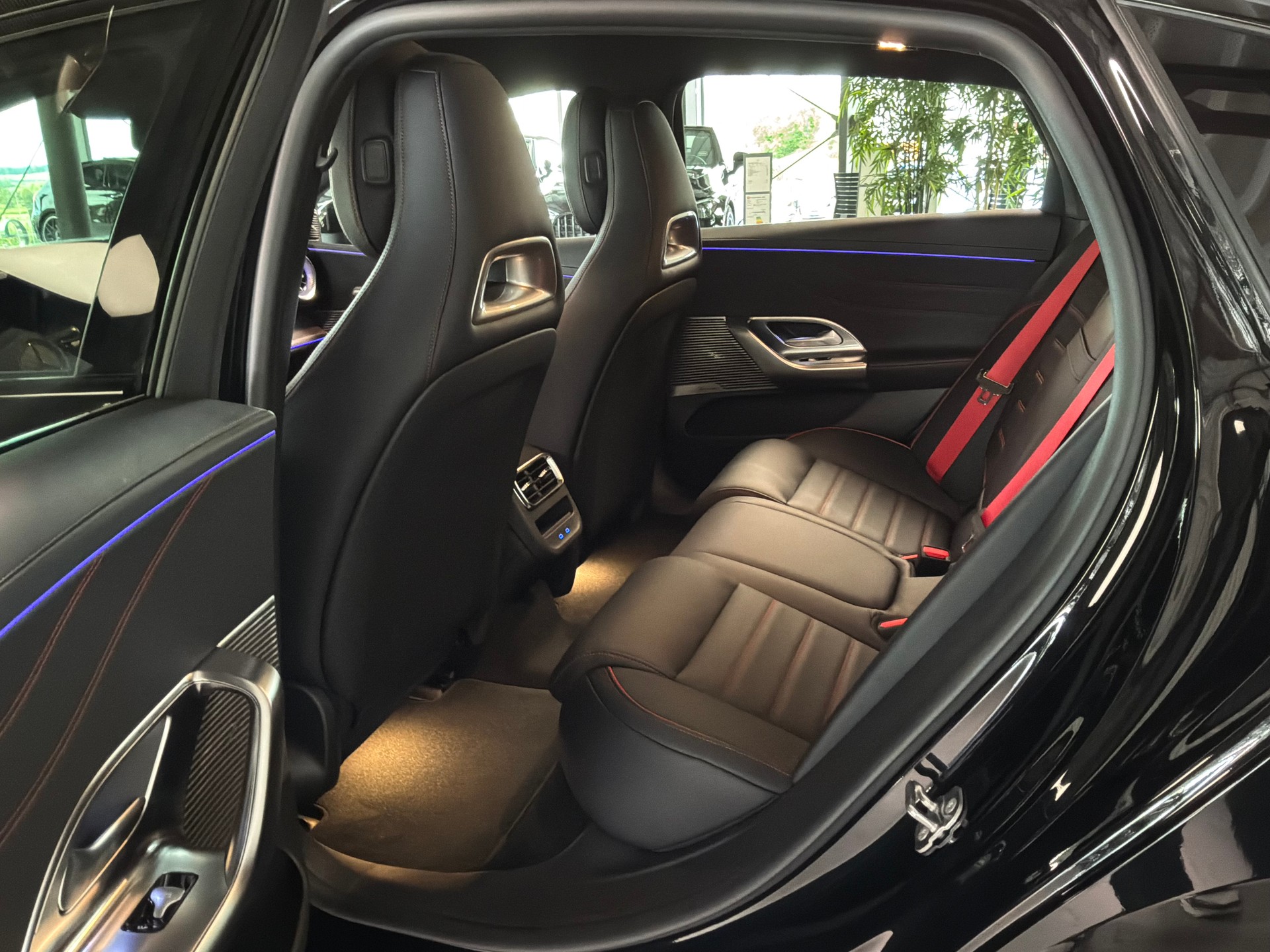 MERCEDES-BENZ C400 4Matic EQ Technologie-image-8