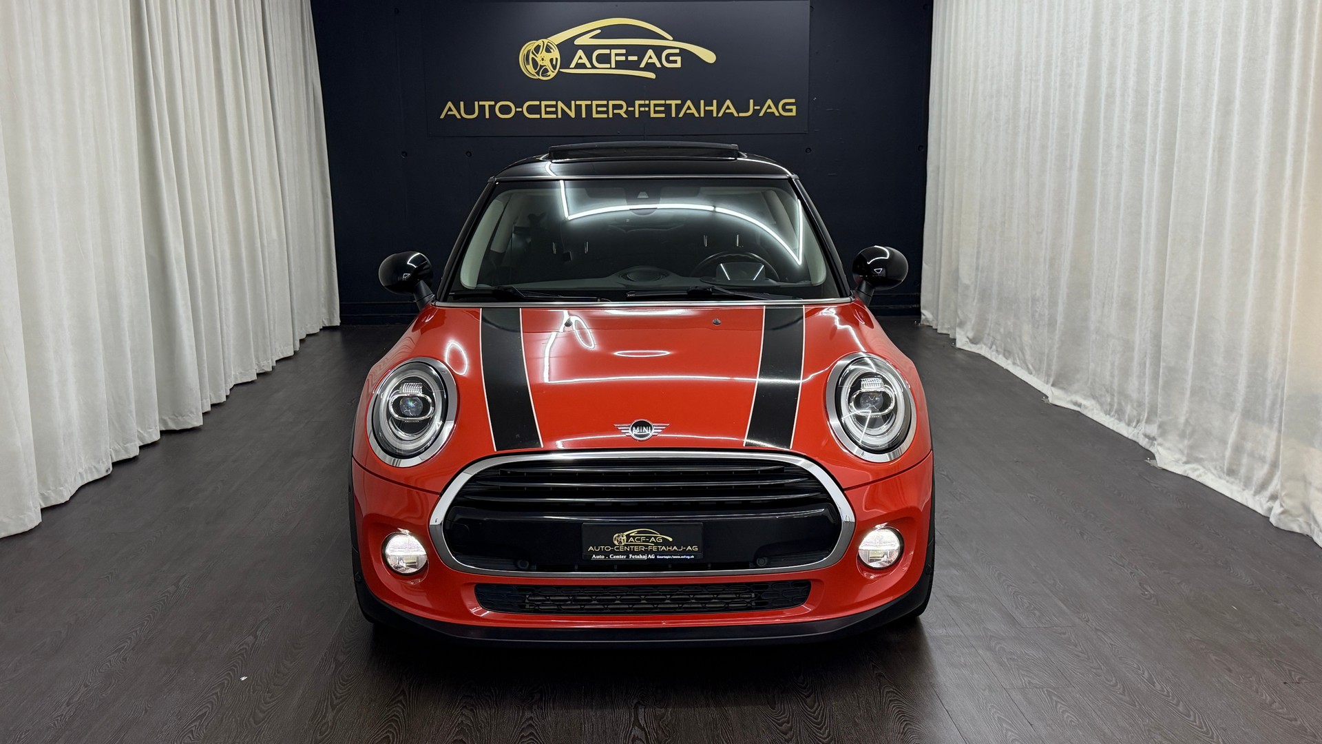 MINI Cooper Steptronic DKG-showroom-element-1