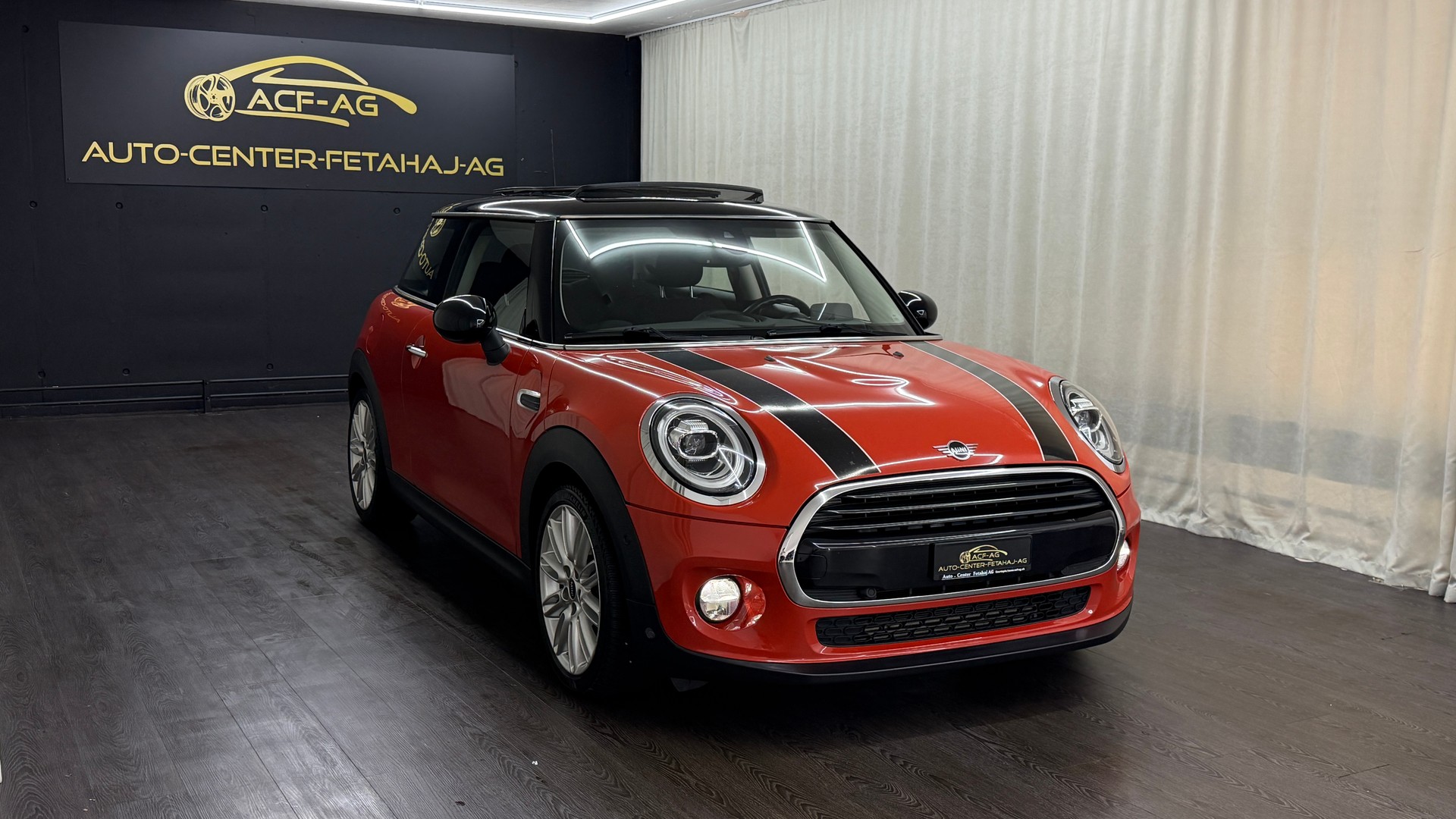 MINI Cooper Steptronic DKG-showroom-element-2