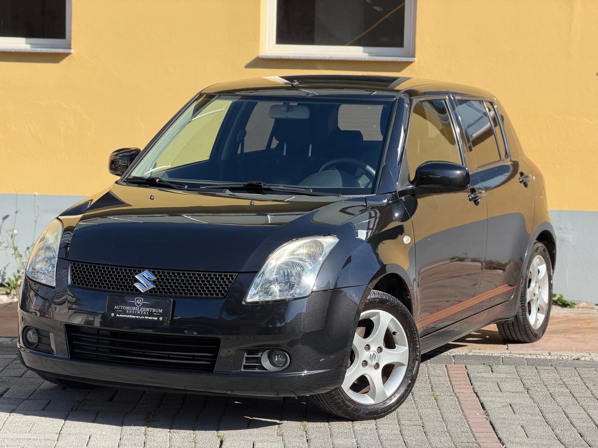 SUZUKI Swift 1.3i 16V GL Top